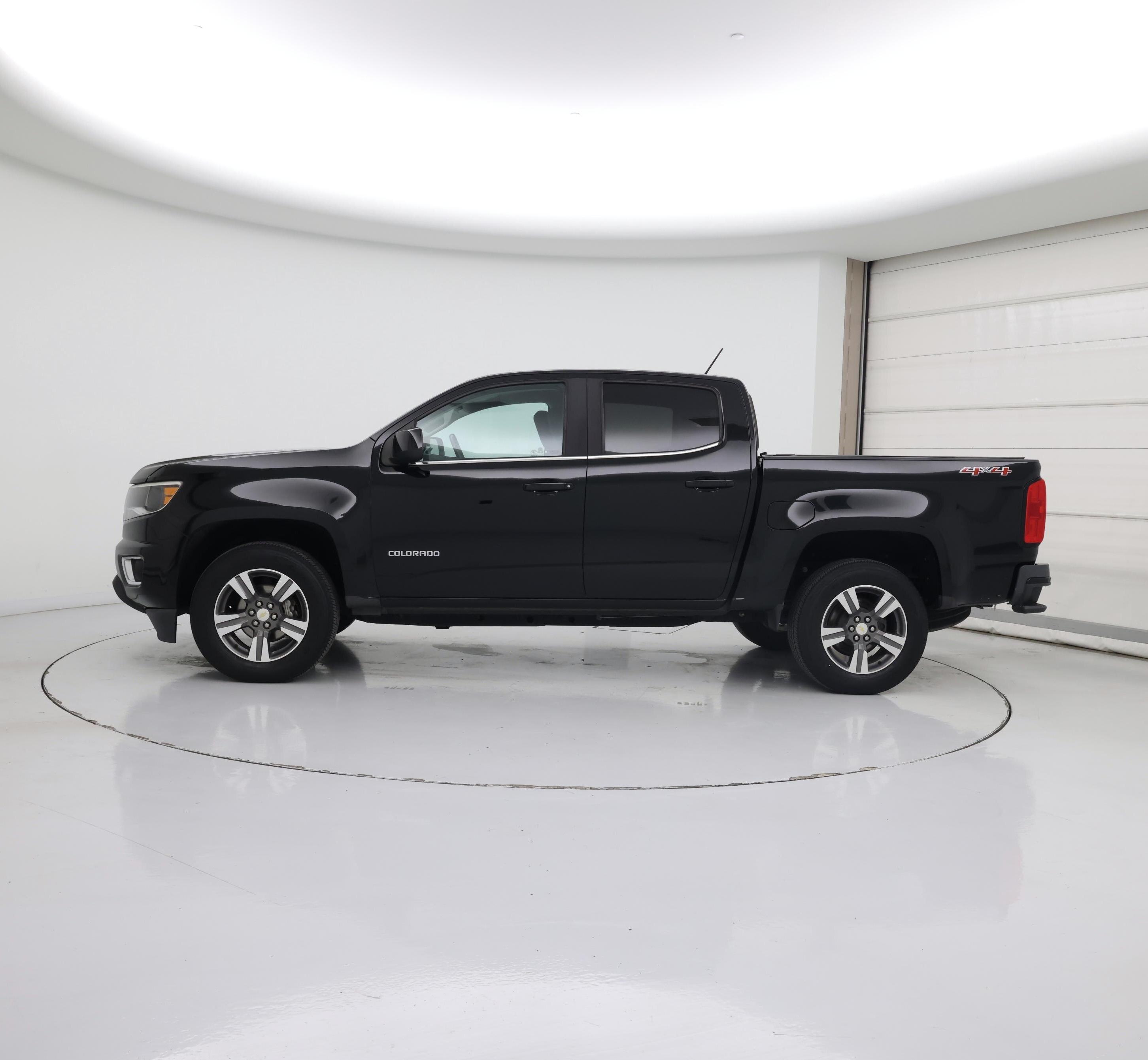 Thumbnail: 2016 Chevrolet Colorado - 3