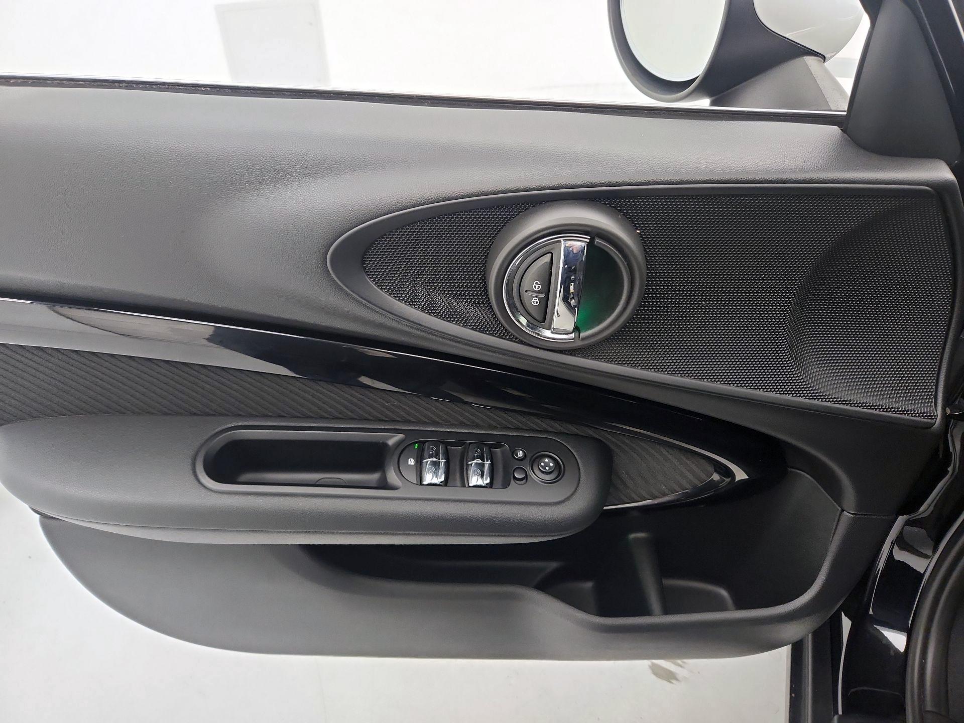 Thumbnail: 2017 MINI Cooper Clubman - 12