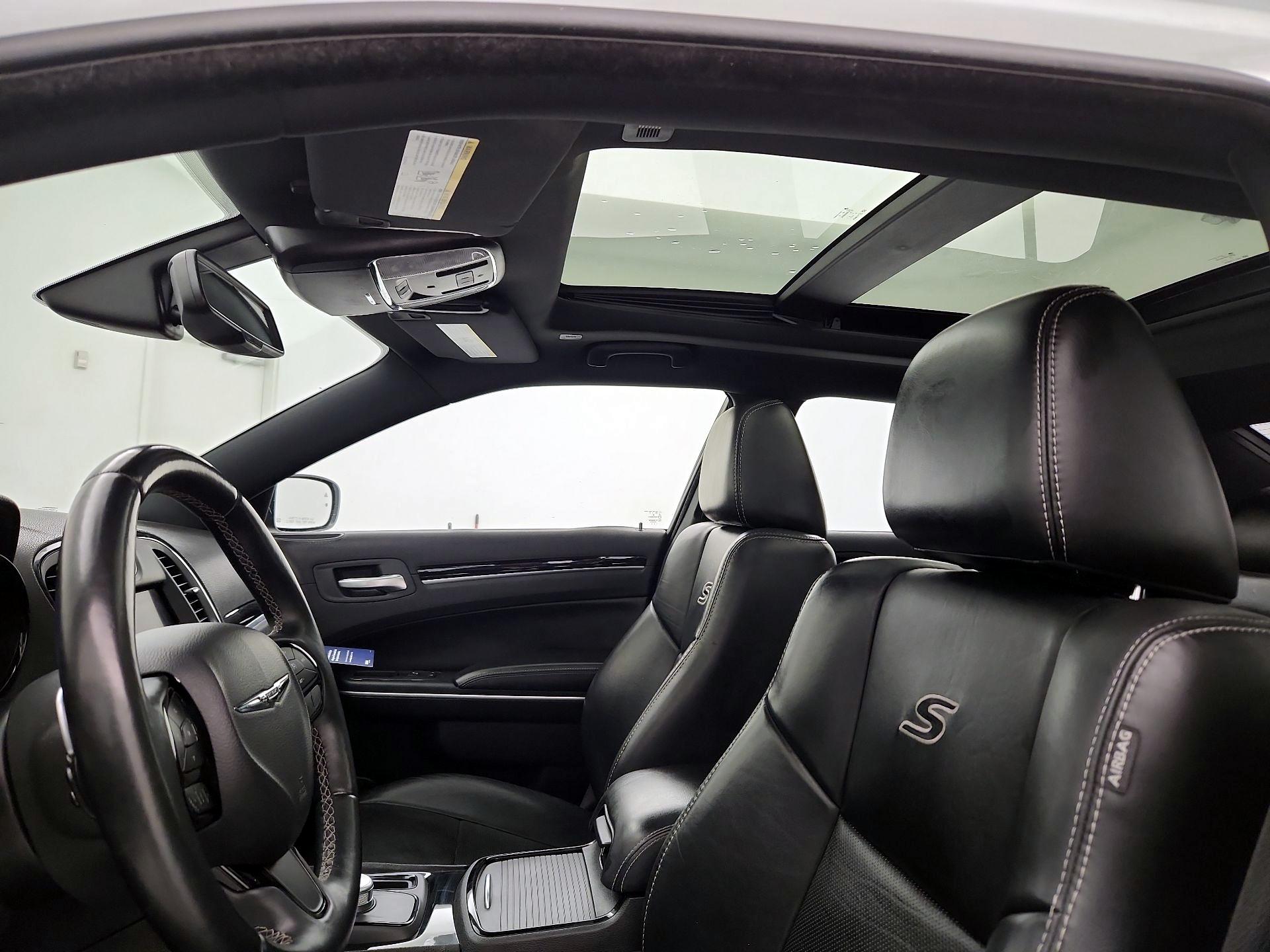 Thumbnail: 2019 Chrysler 300 - 18