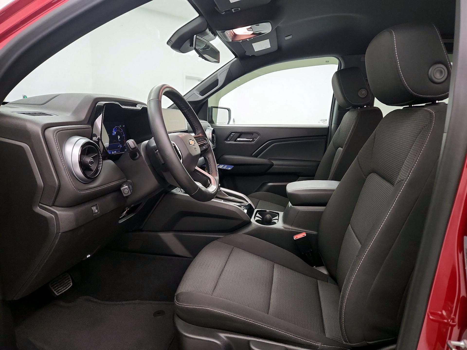 Thumbnail: 2024 Chevrolet Colorado - 11