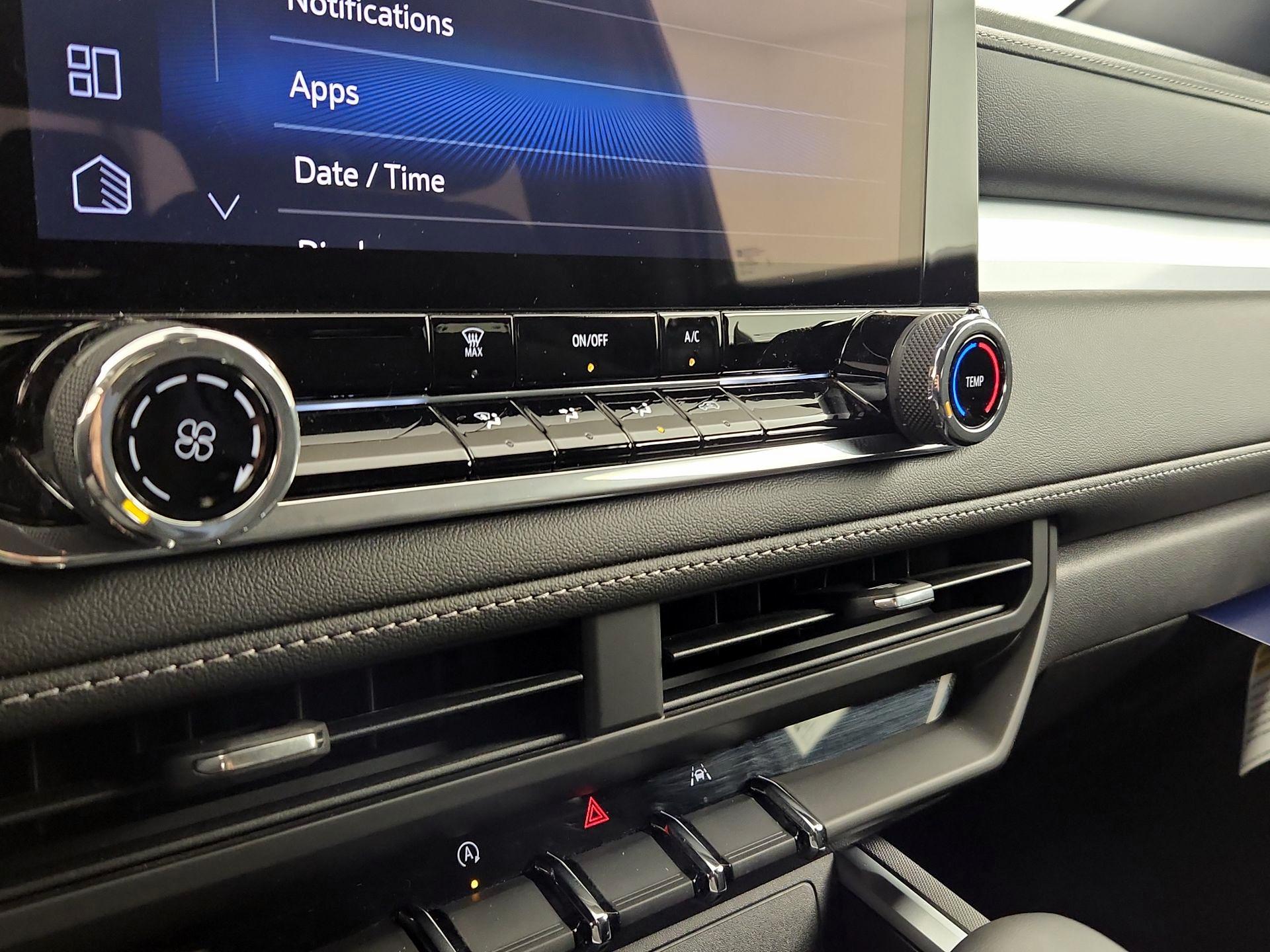 Thumbnail: 2024 Chevrolet Colorado - 17