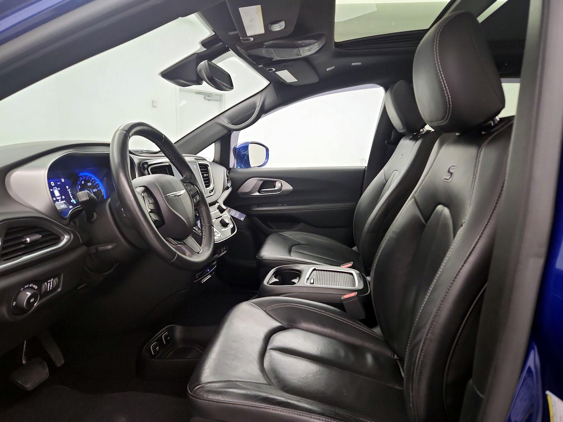 Thumbnail: 2019 Chrysler Pacifica - 11