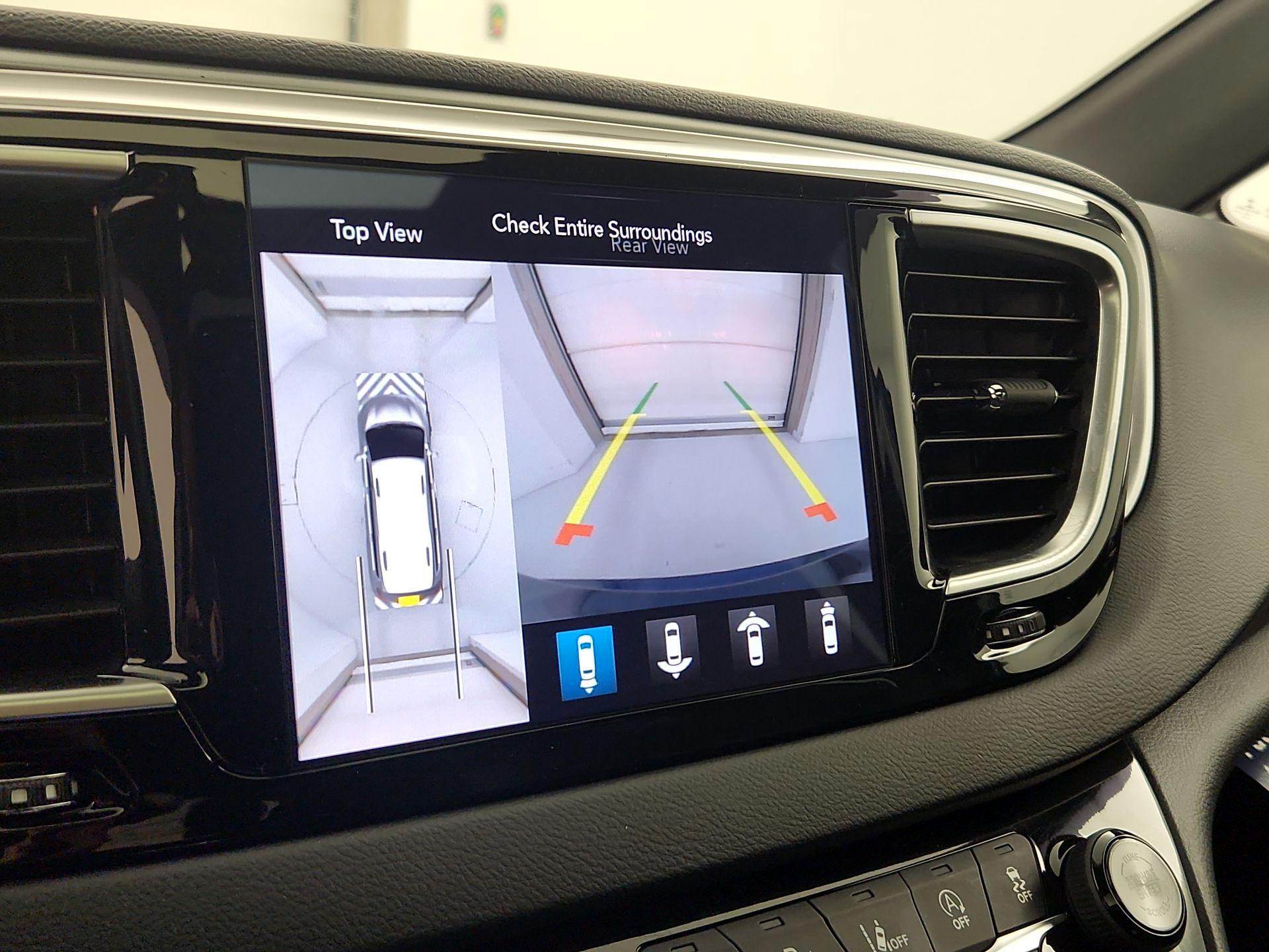 Thumbnail: 2019 Chrysler Pacifica - 15