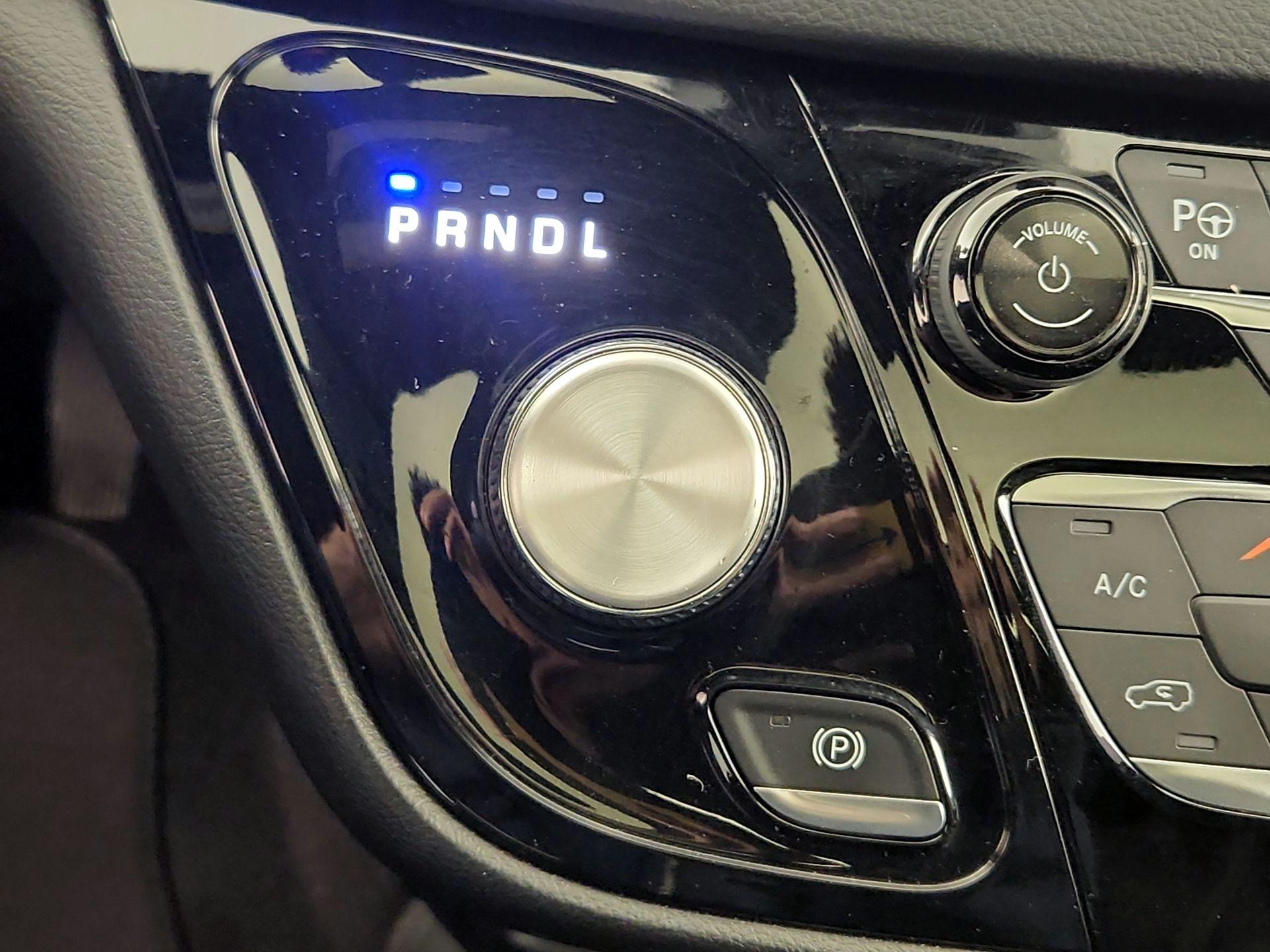 Thumbnail: 2019 Chrysler Pacifica - 18