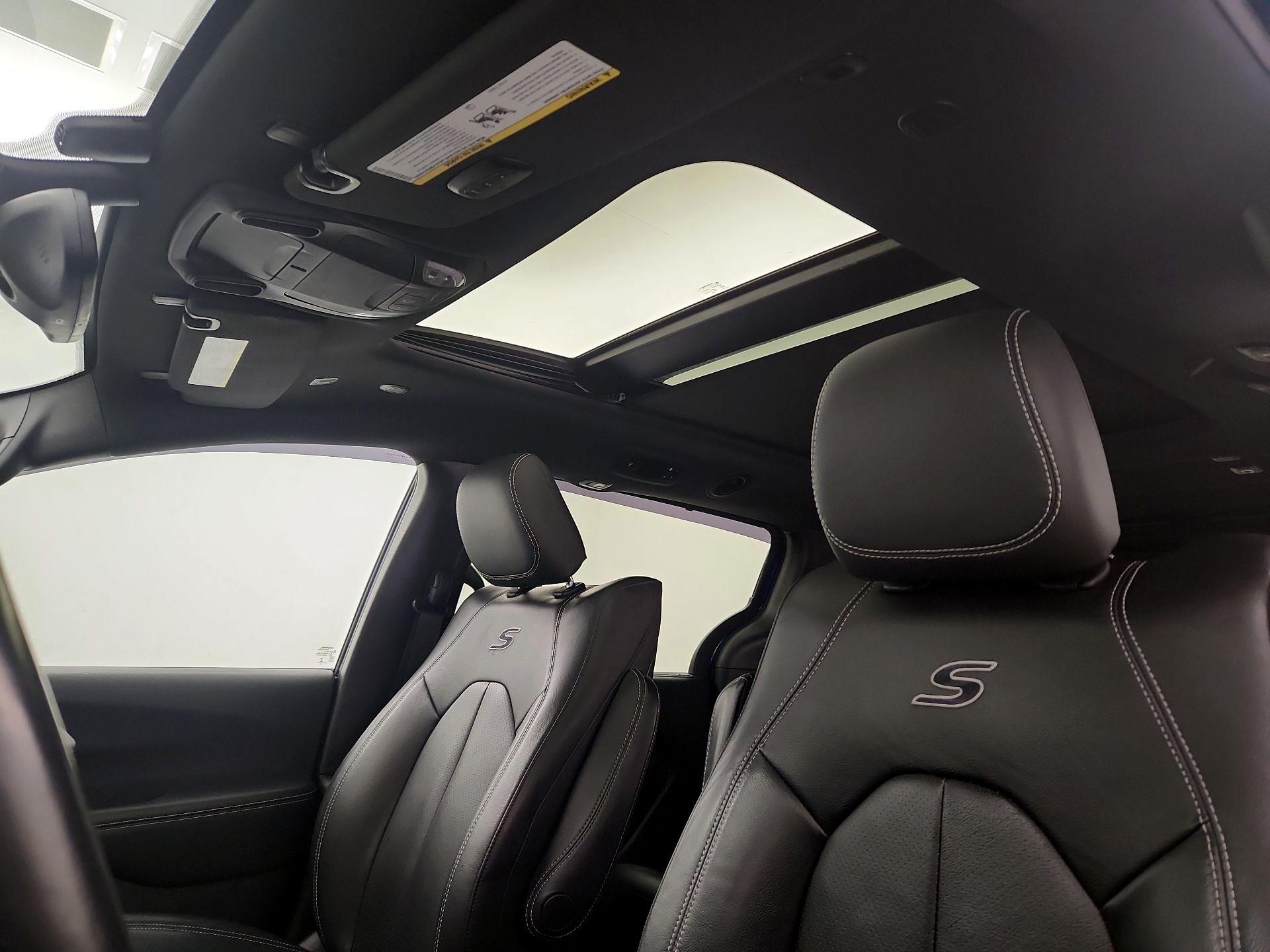 Thumbnail: 2019 Chrysler Pacifica - 20