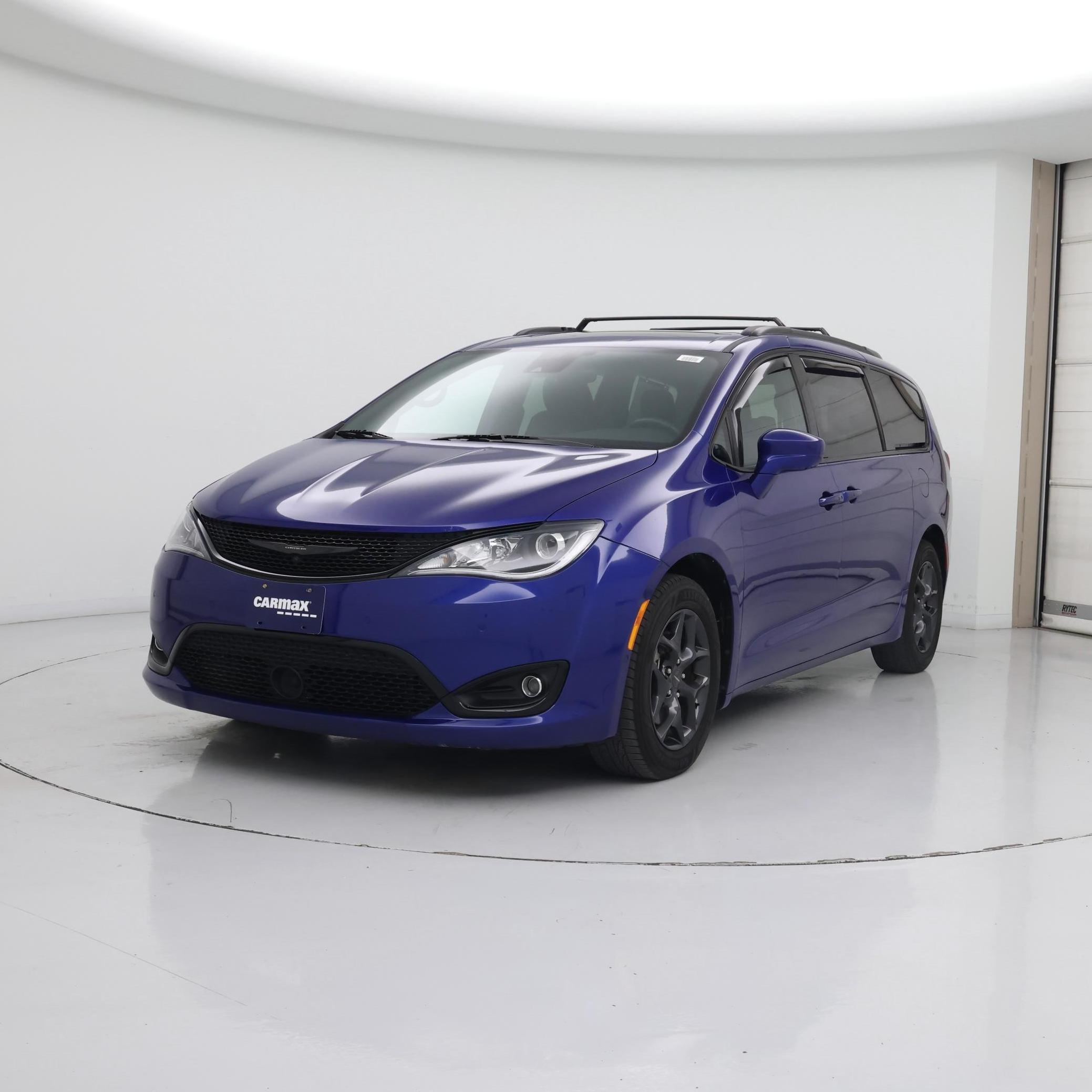 Thumbnail: 2019 Chrysler Pacifica - 4