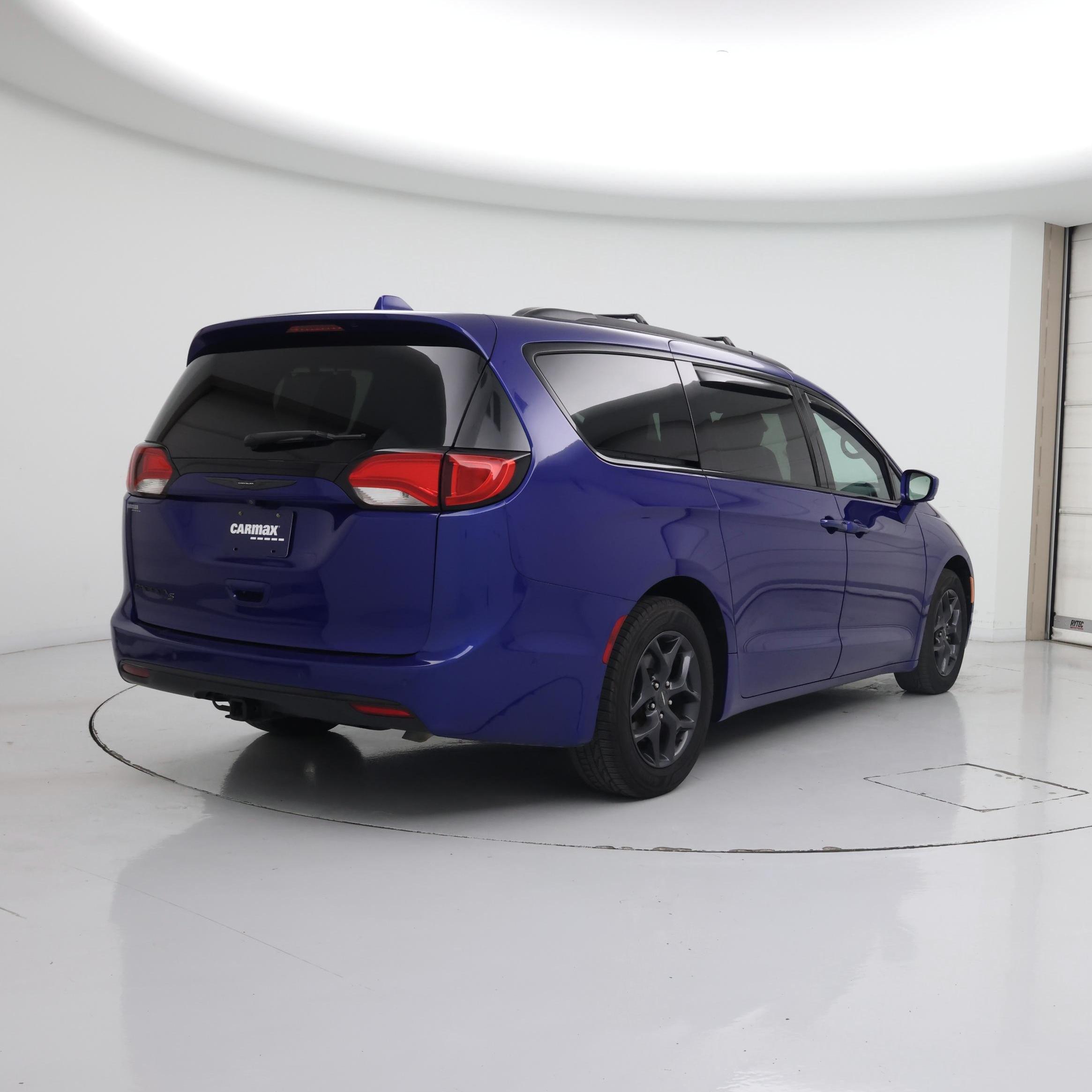 Thumbnail: 2019 Chrysler Pacifica - 8