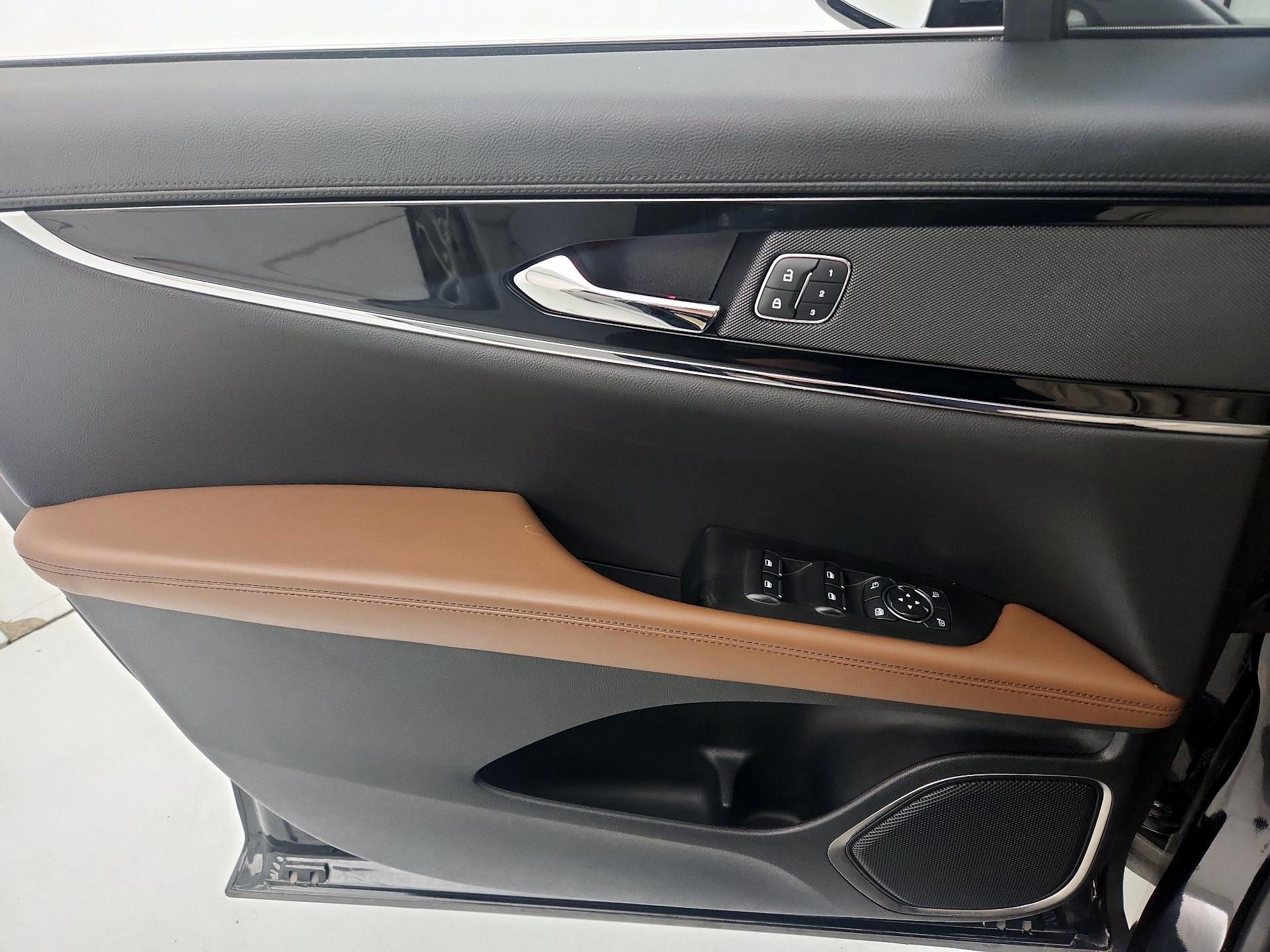 Thumbnail: 2022 Lincoln Nautilus - 12