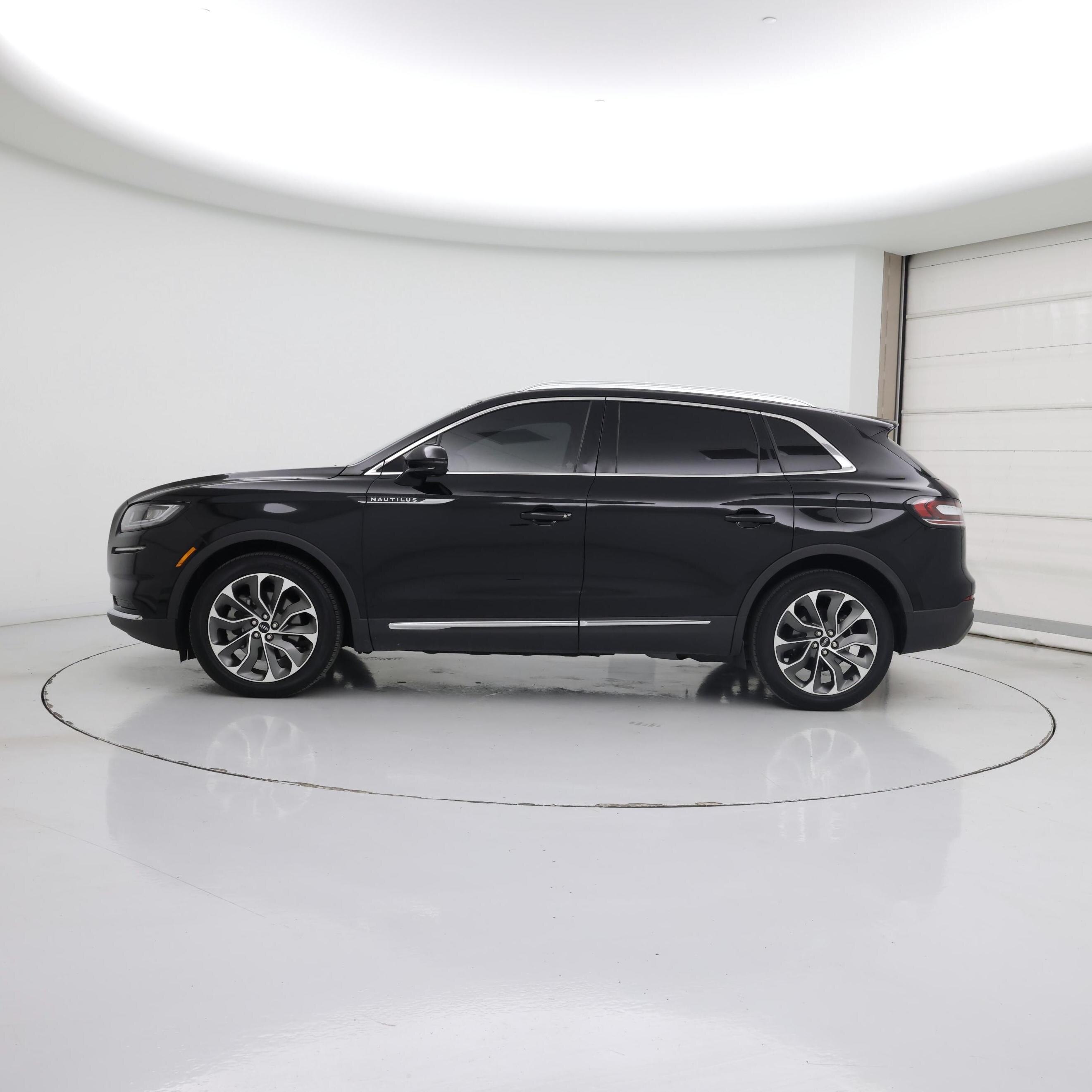 Thumbnail: 2022 Lincoln Nautilus - 3