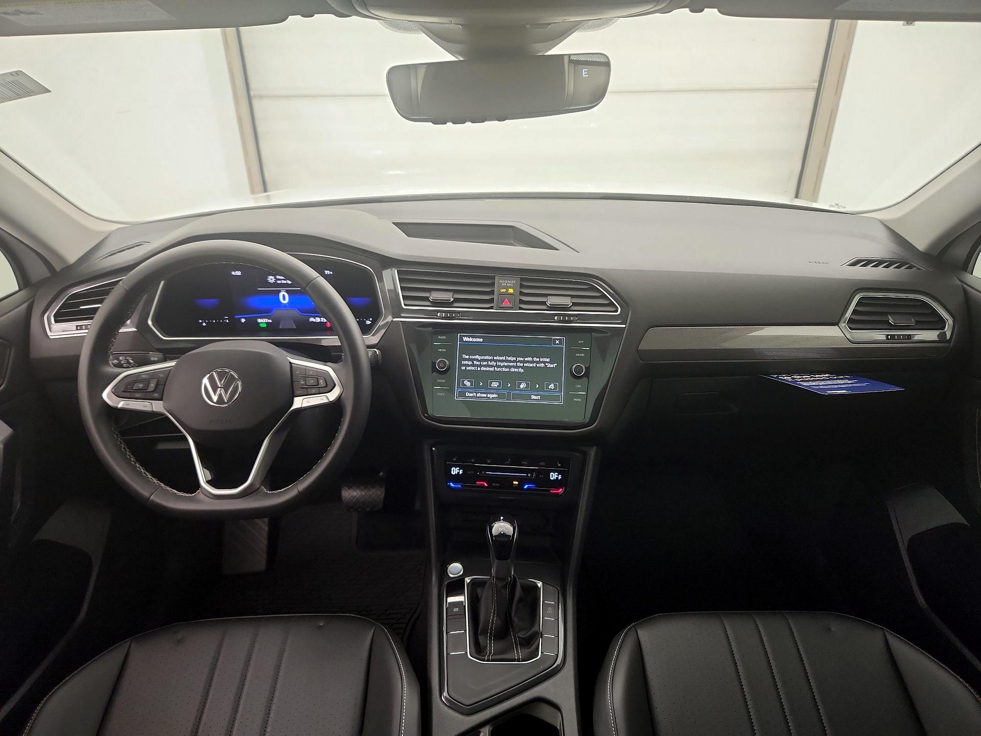 Thumbnail: 2022 Volkswagen Tiguan - 9