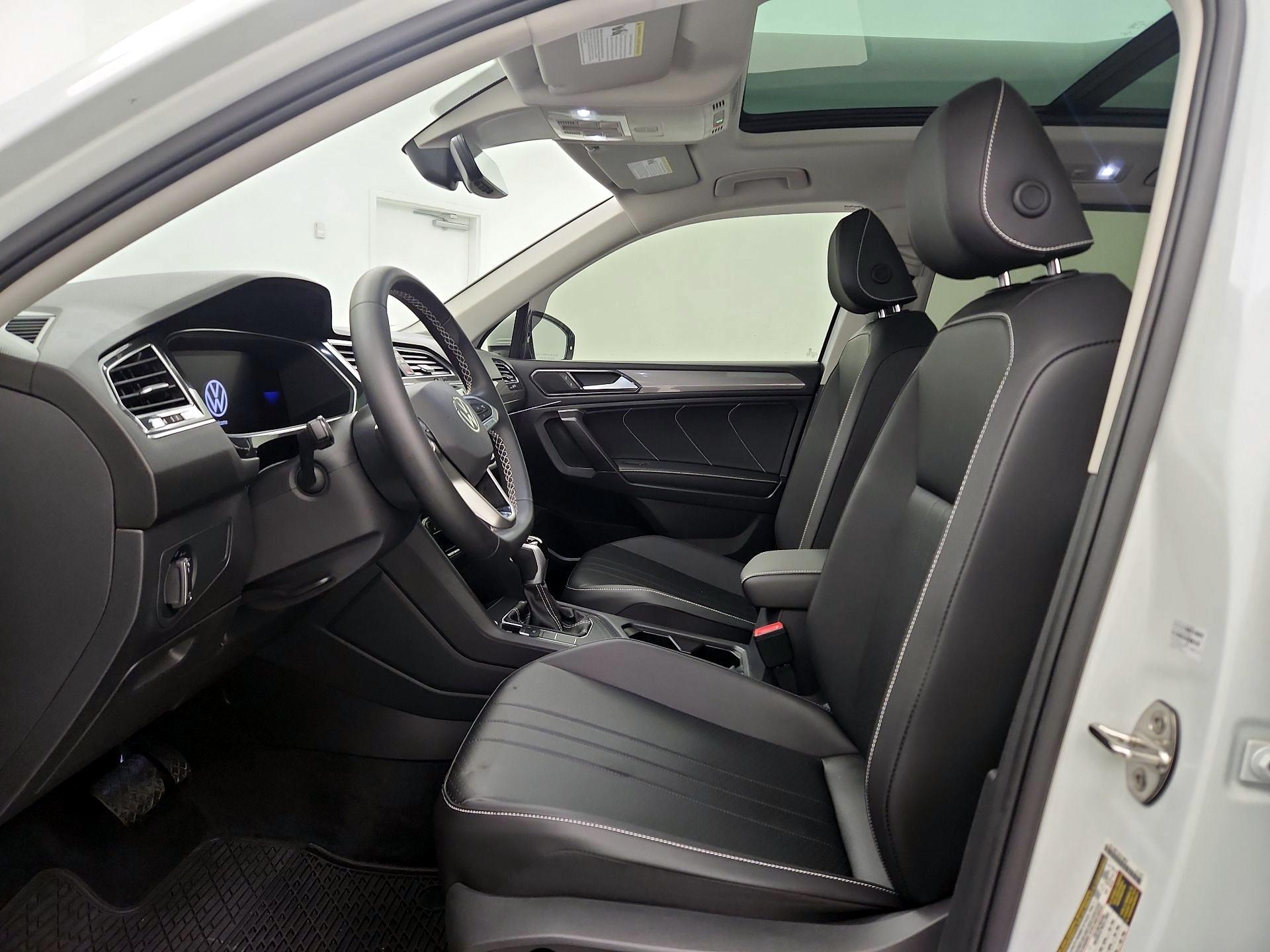 Thumbnail: 2022 Volkswagen Tiguan - 11