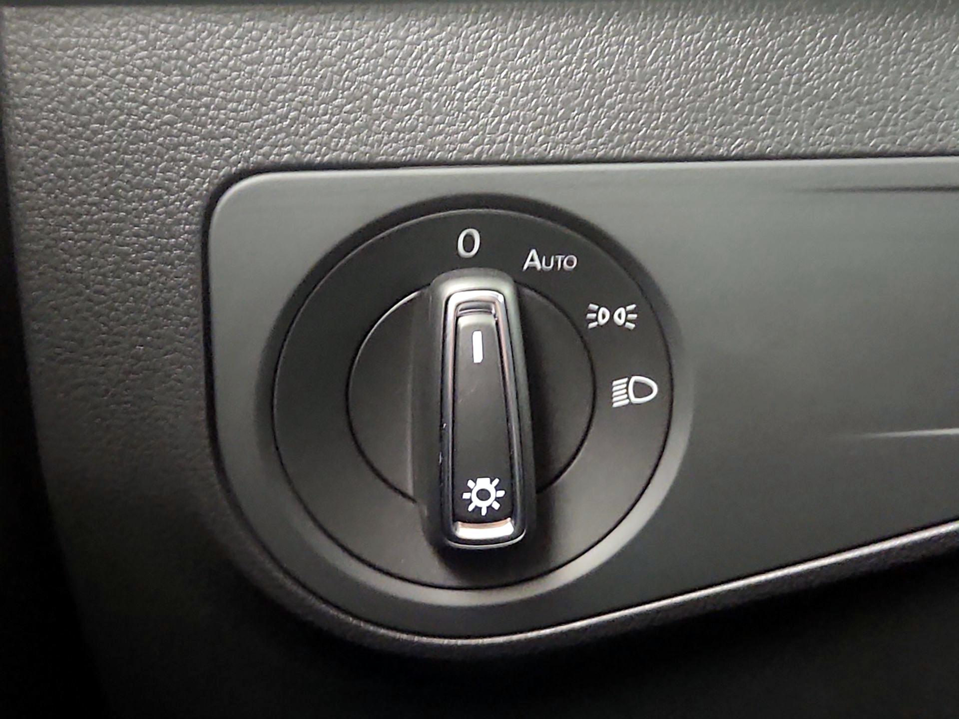 Thumbnail: 2022 Volkswagen Tiguan - 13