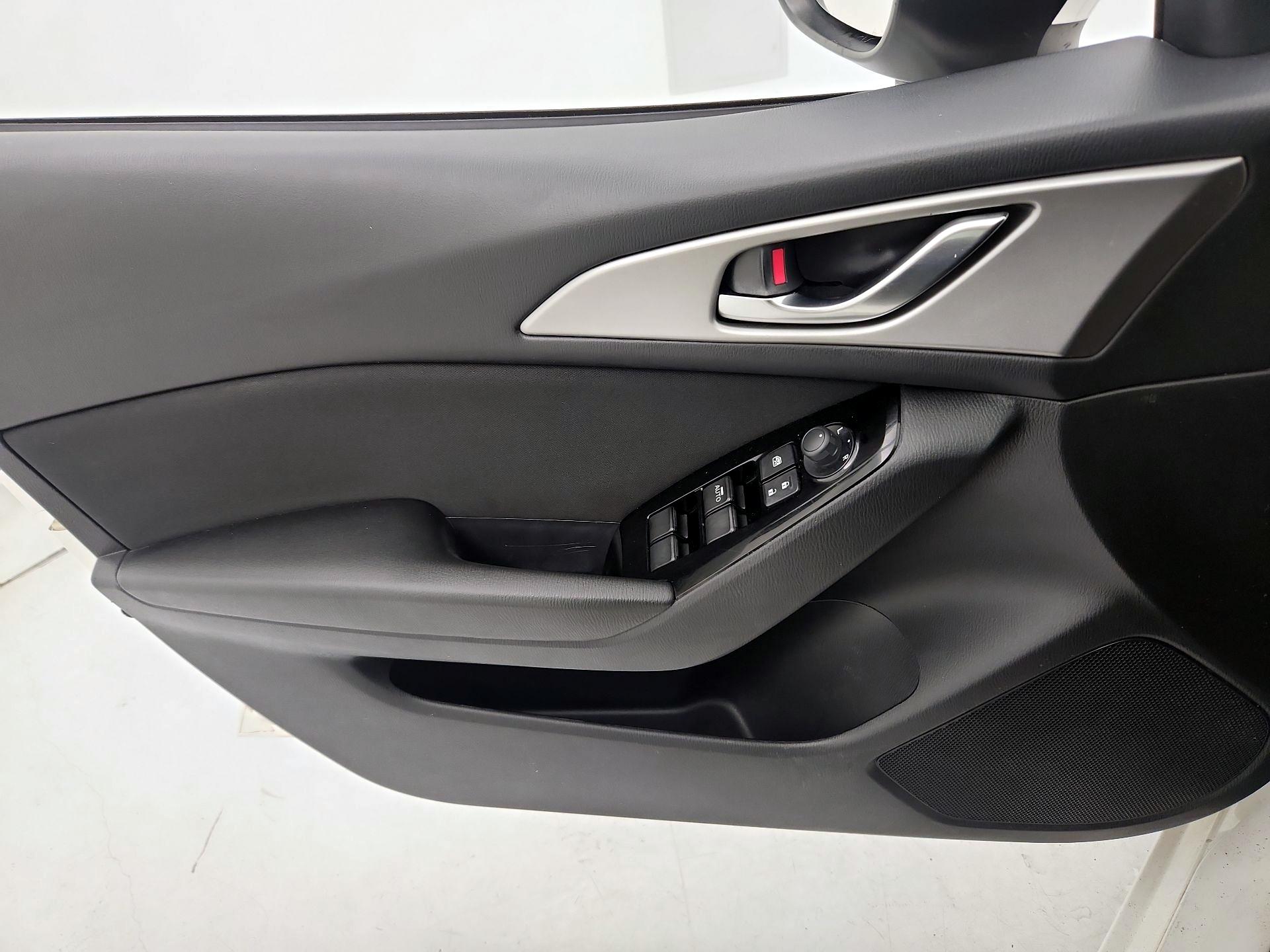 Thumbnail: 2017 Mazda Mazda3 - 12