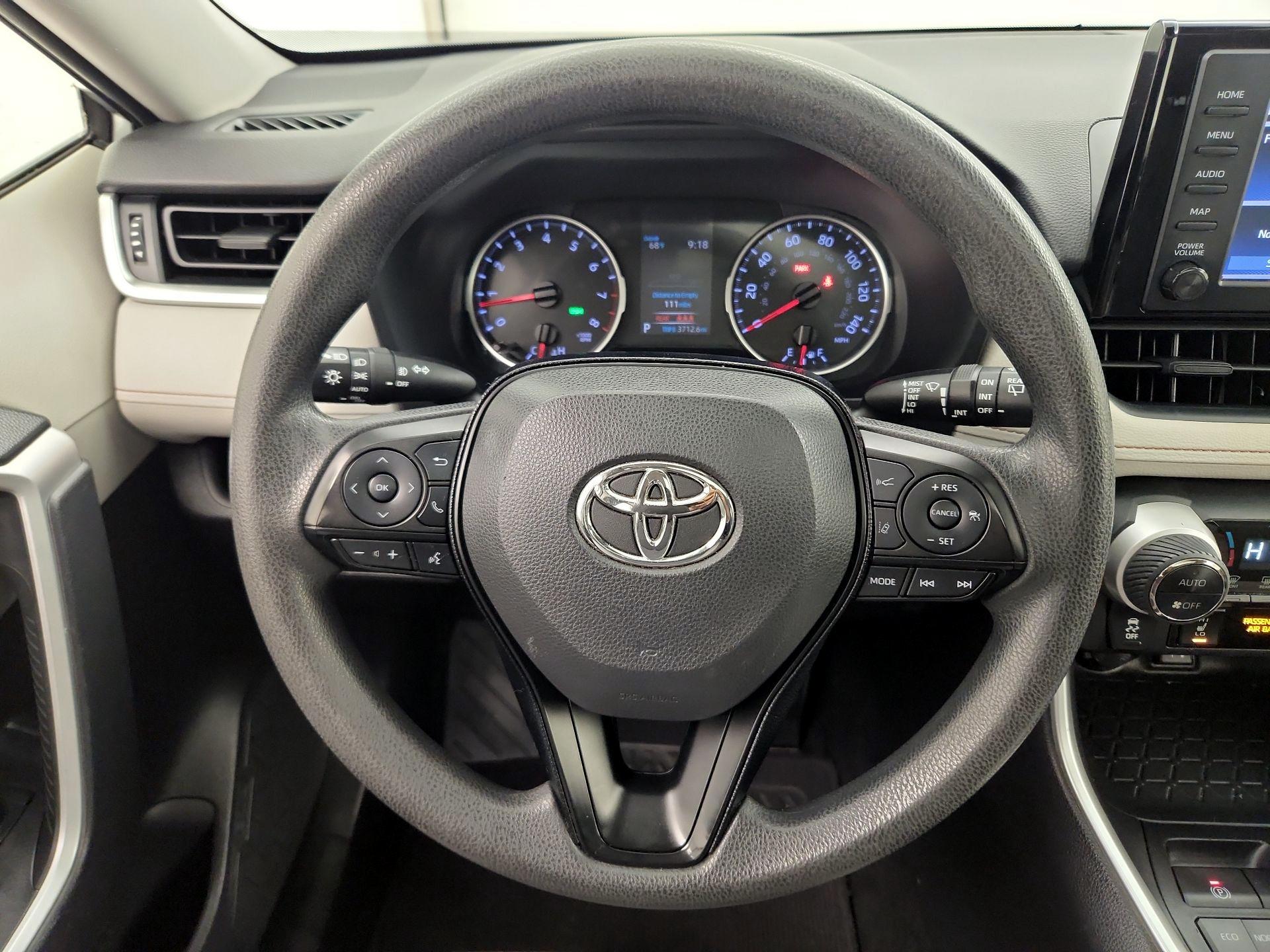 Thumbnail: 2019 Toyota RAV4 - 10