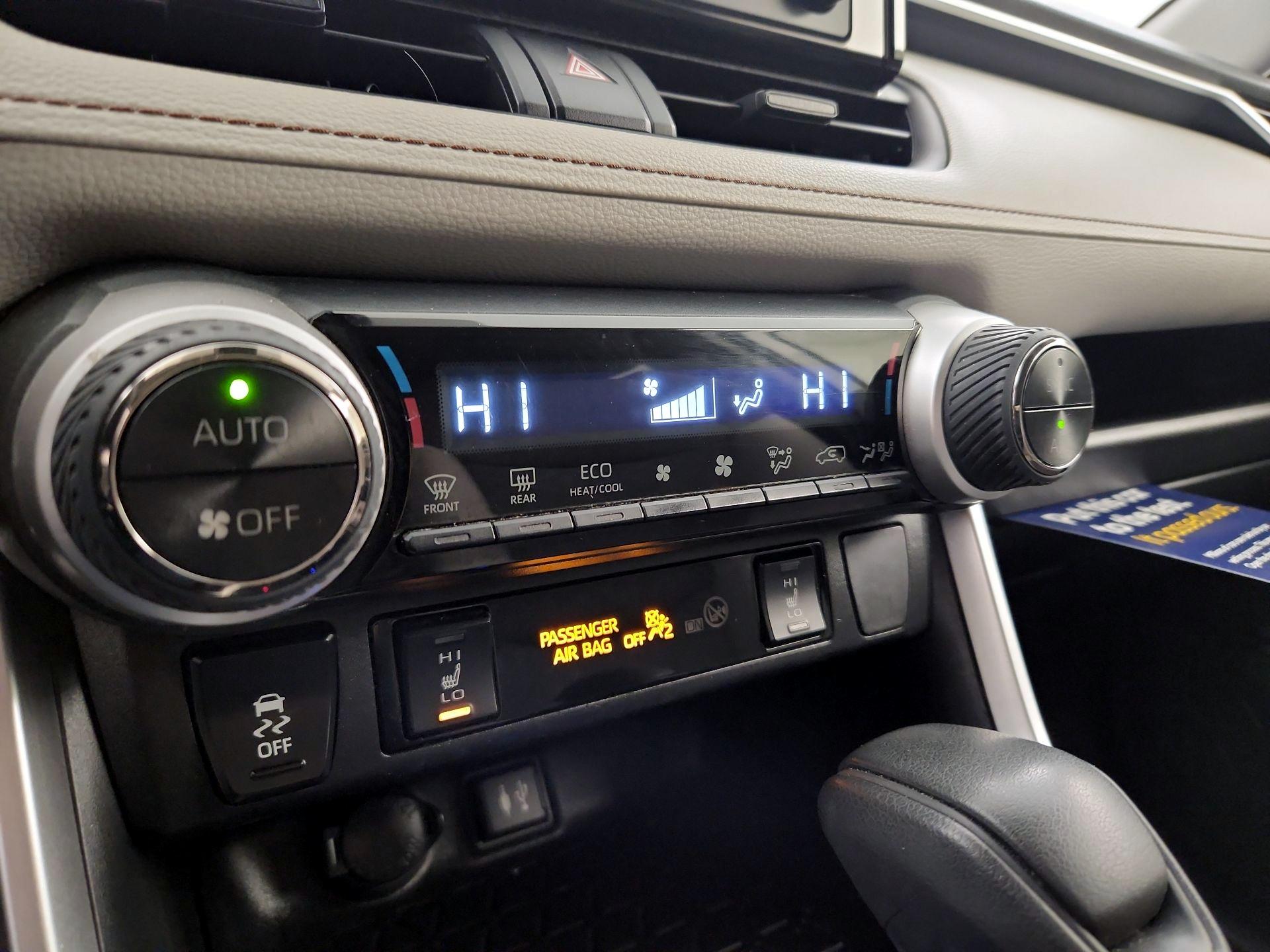 Thumbnail: 2019 Toyota RAV4 - 16