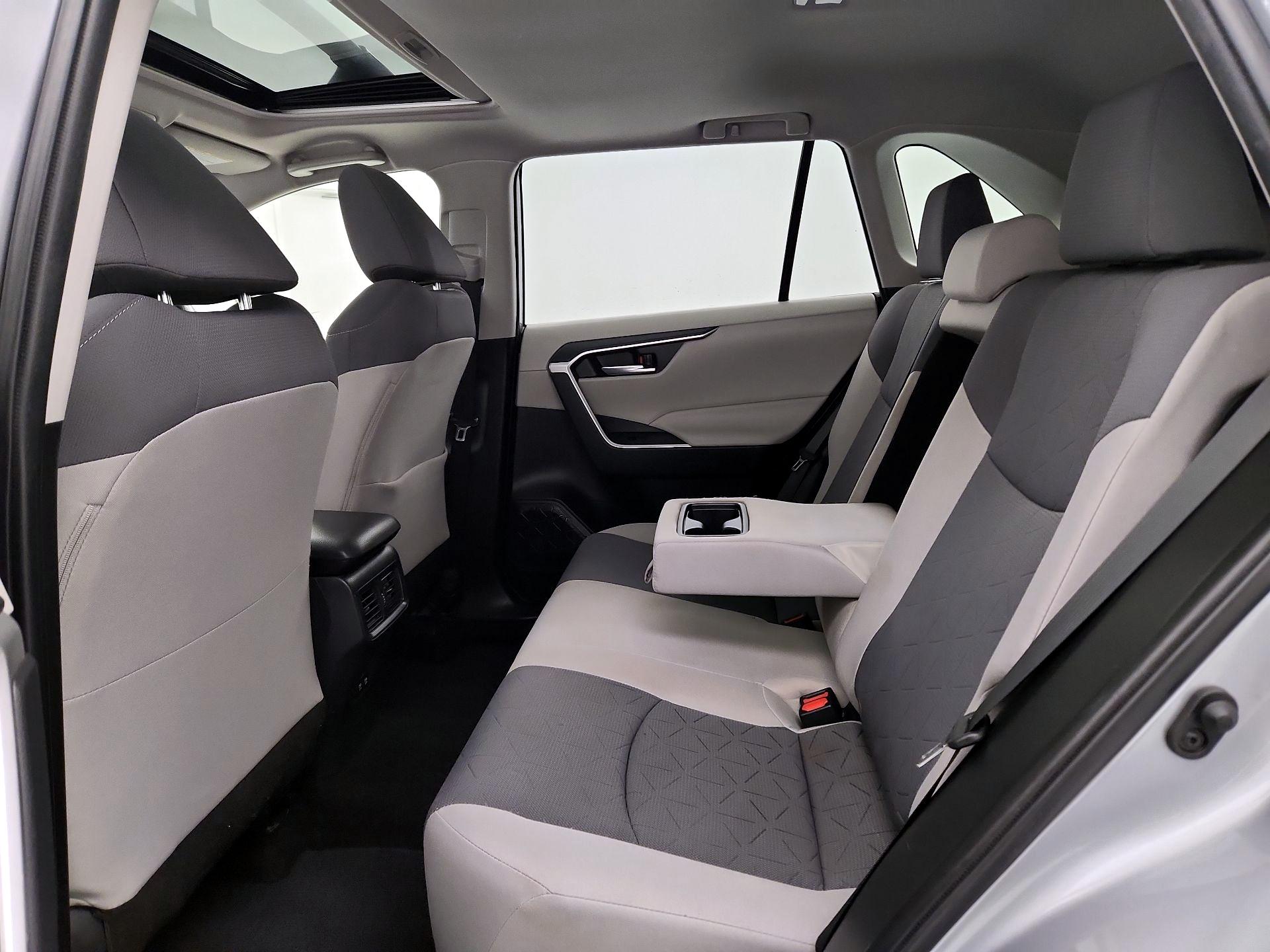 Thumbnail: 2019 Toyota RAV4 - 20