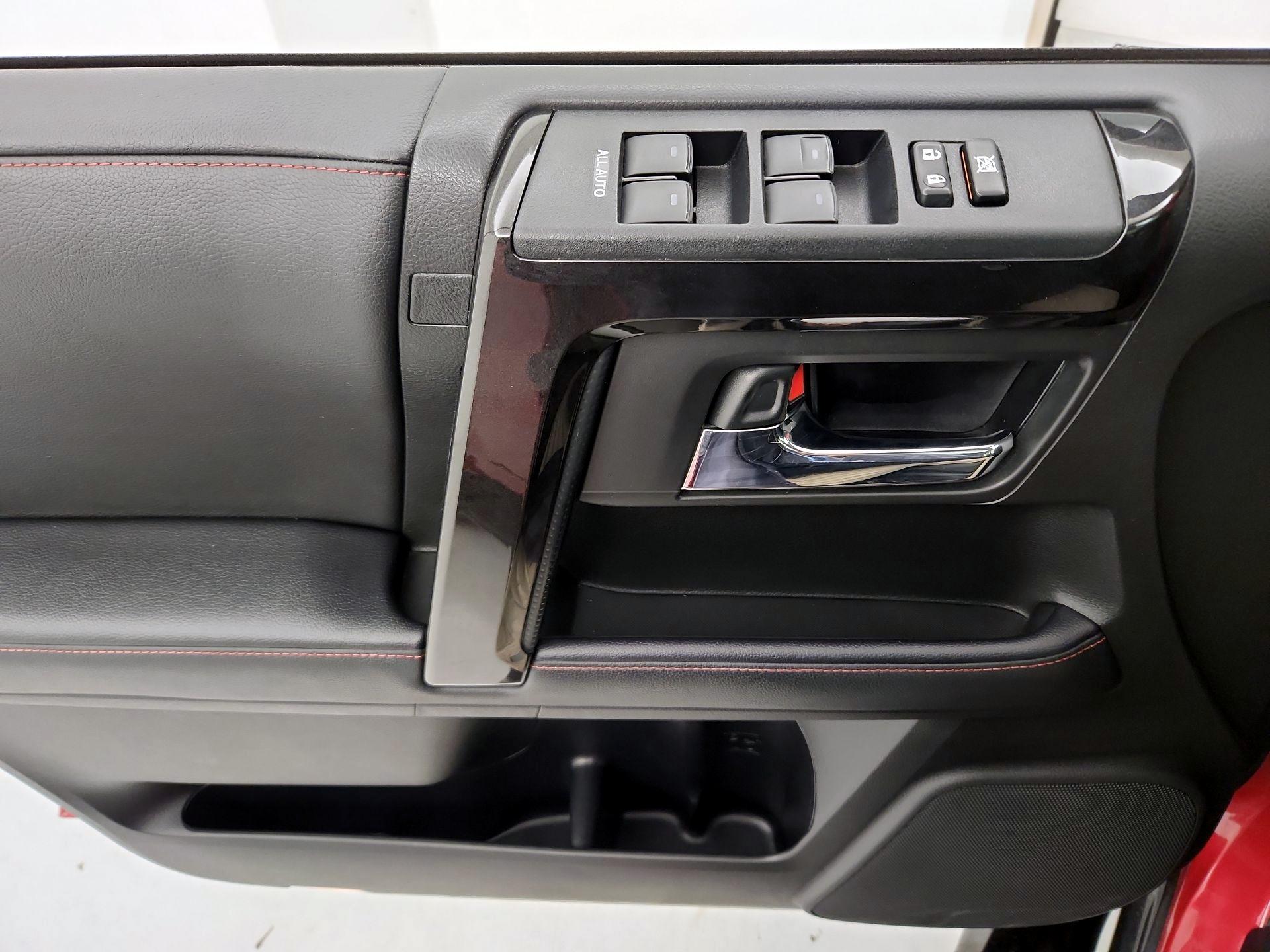 Thumbnail: 2021 Toyota 4Runner - 12