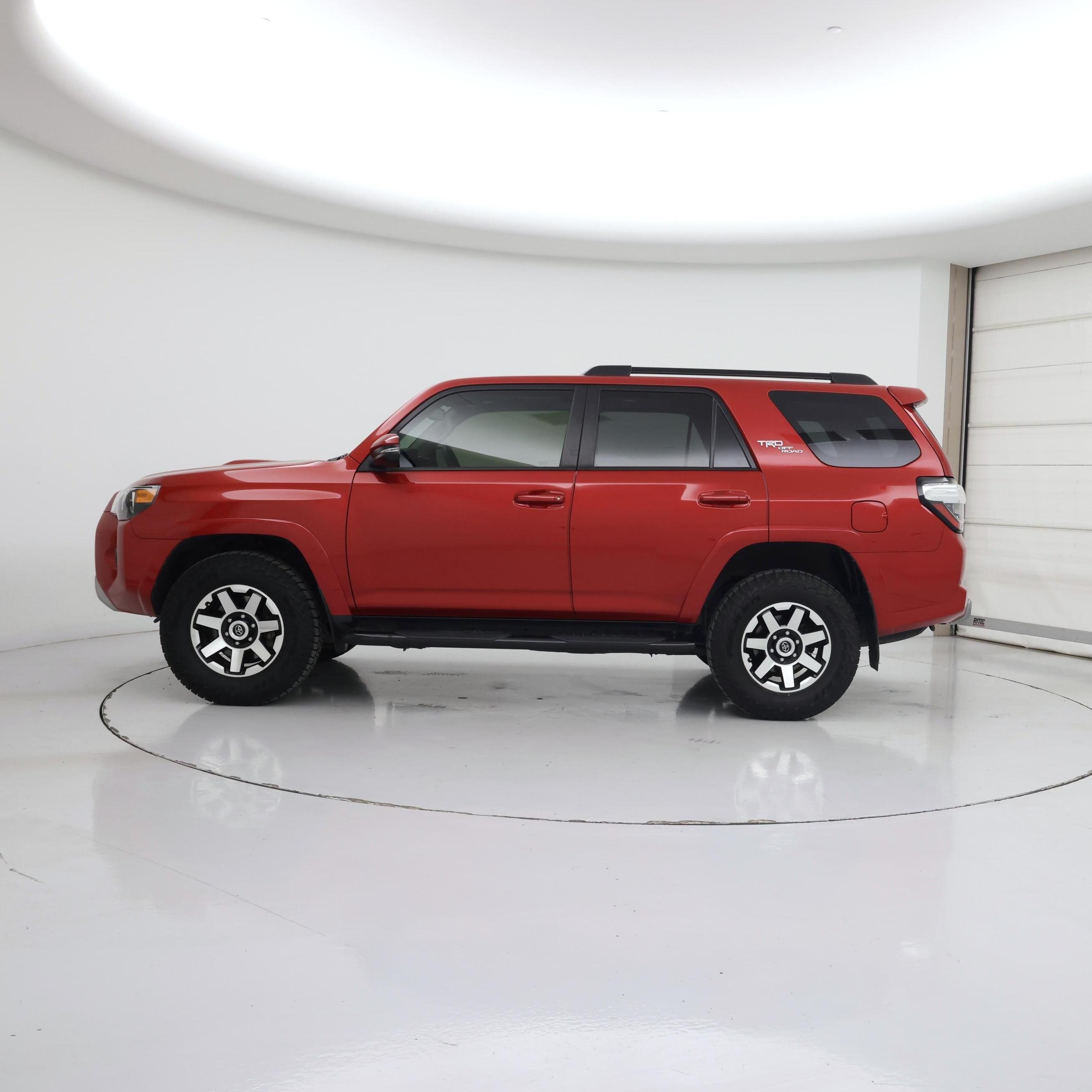Thumbnail: 2021 Toyota 4Runner - 3