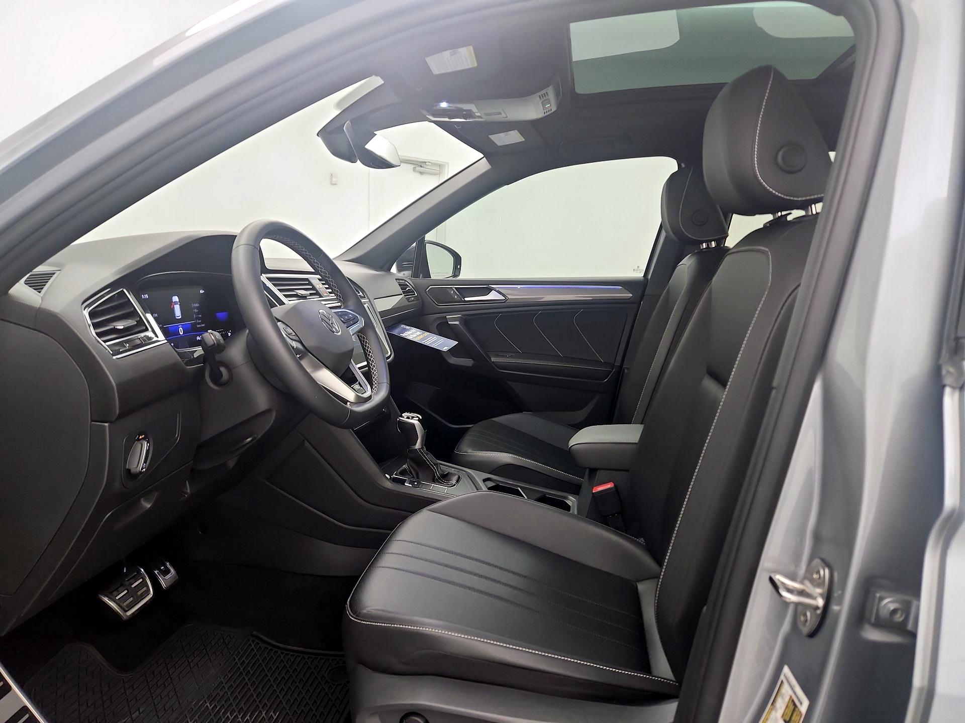 Thumbnail: 2023 Volkswagen Tiguan - 11