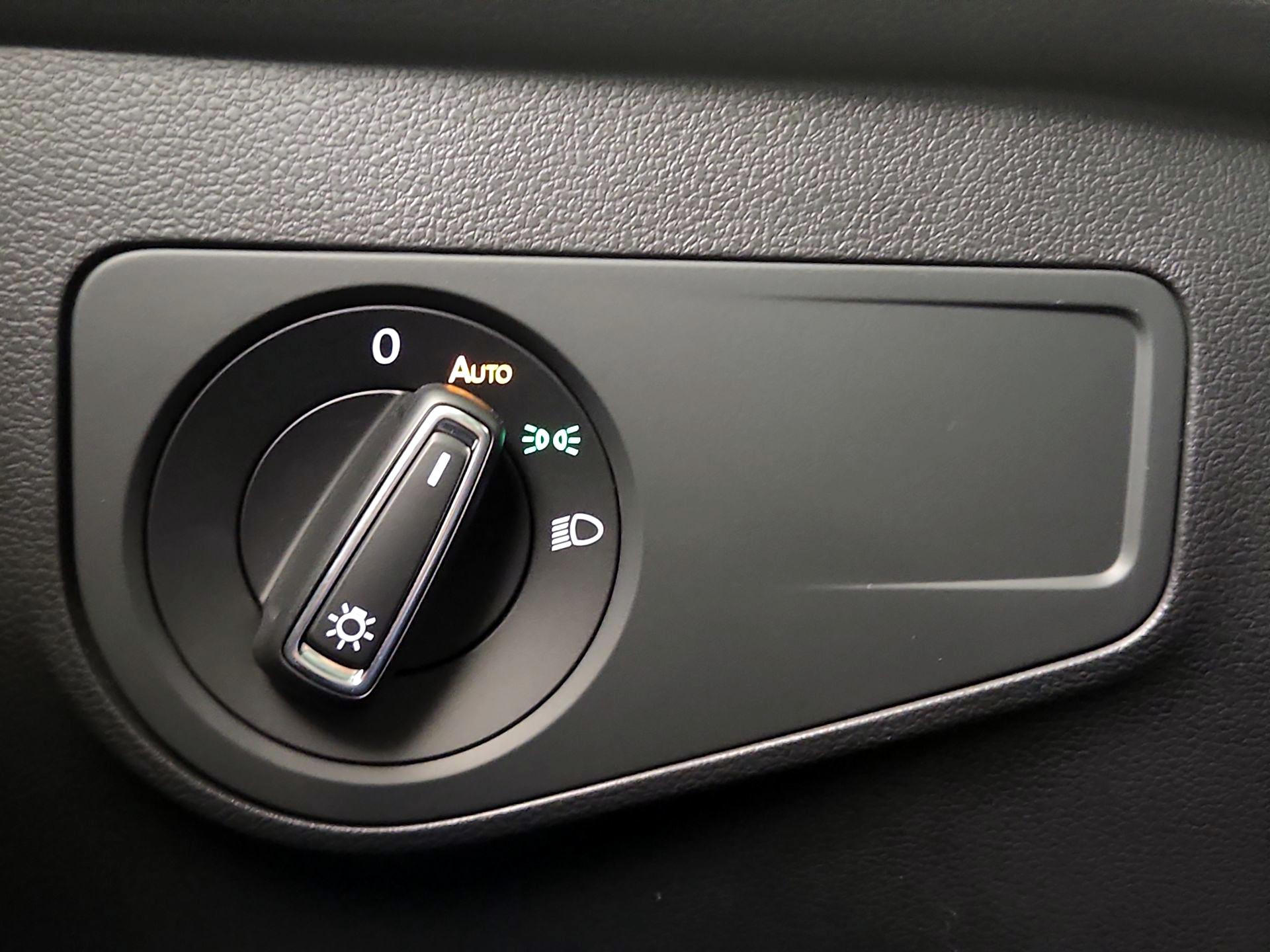 Thumbnail: 2023 Volkswagen Tiguan - 13