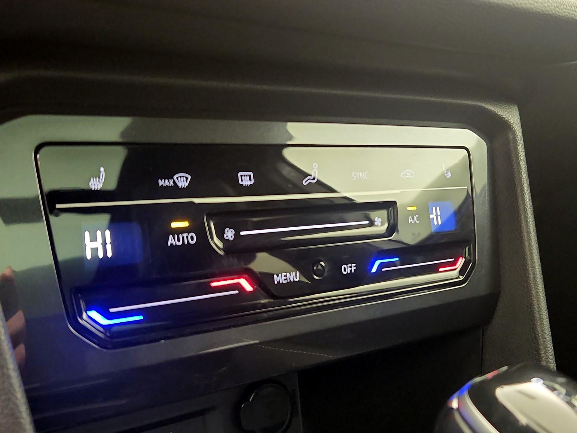 Thumbnail: 2023 Volkswagen Tiguan - 16