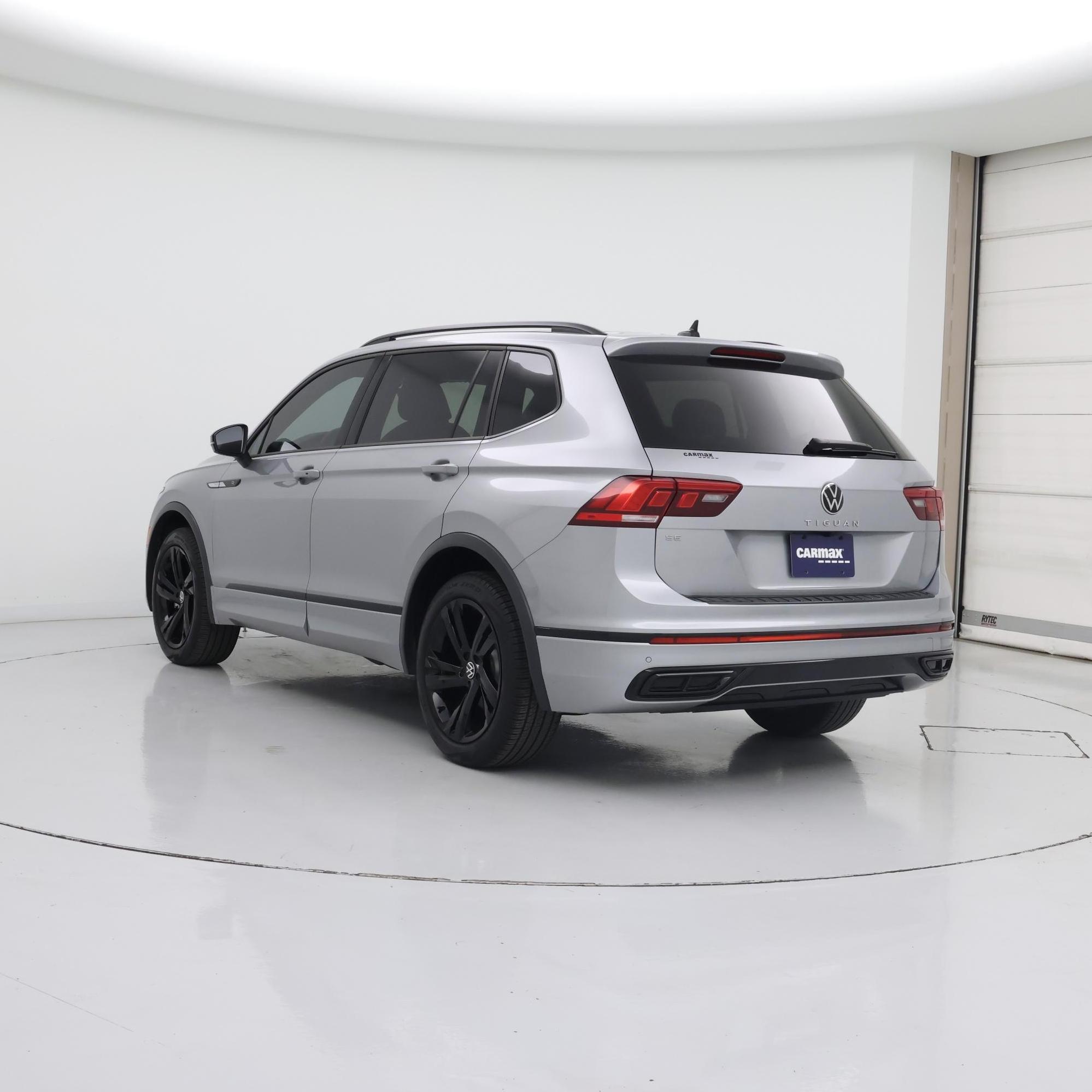 Thumbnail: 2023 Volkswagen Tiguan - 2