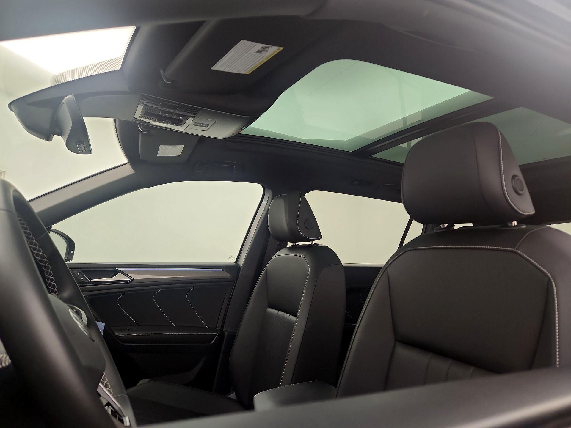 Thumbnail: 2023 Volkswagen Tiguan - 19