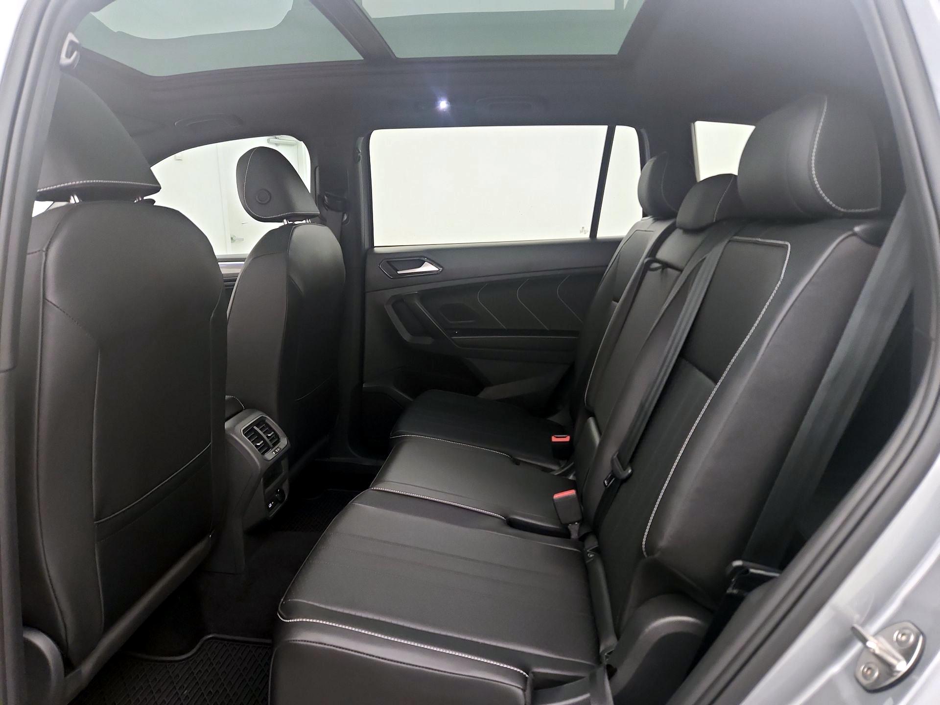 Thumbnail: 2023 Volkswagen Tiguan - 20