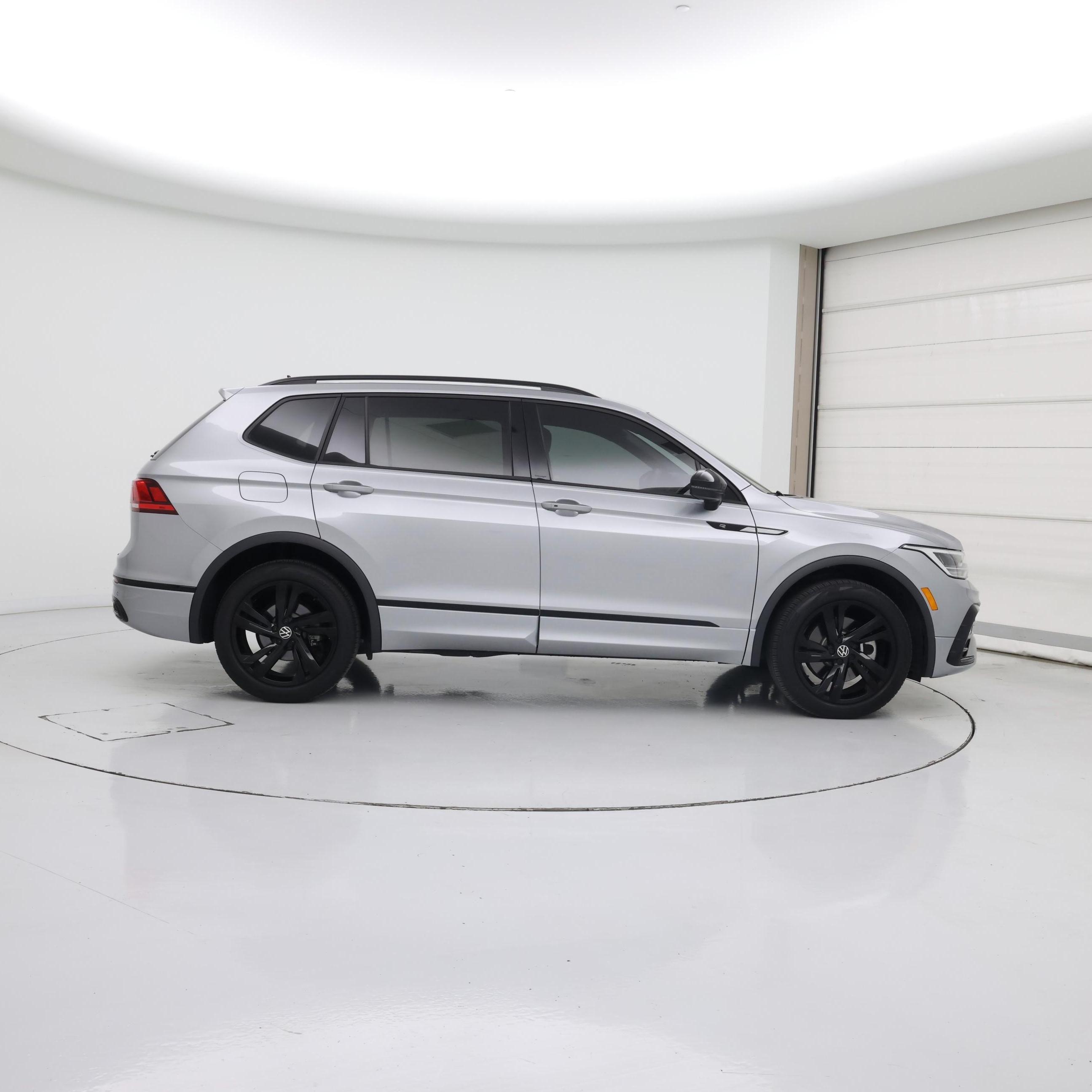 Thumbnail: 2023 Volkswagen Tiguan - 7