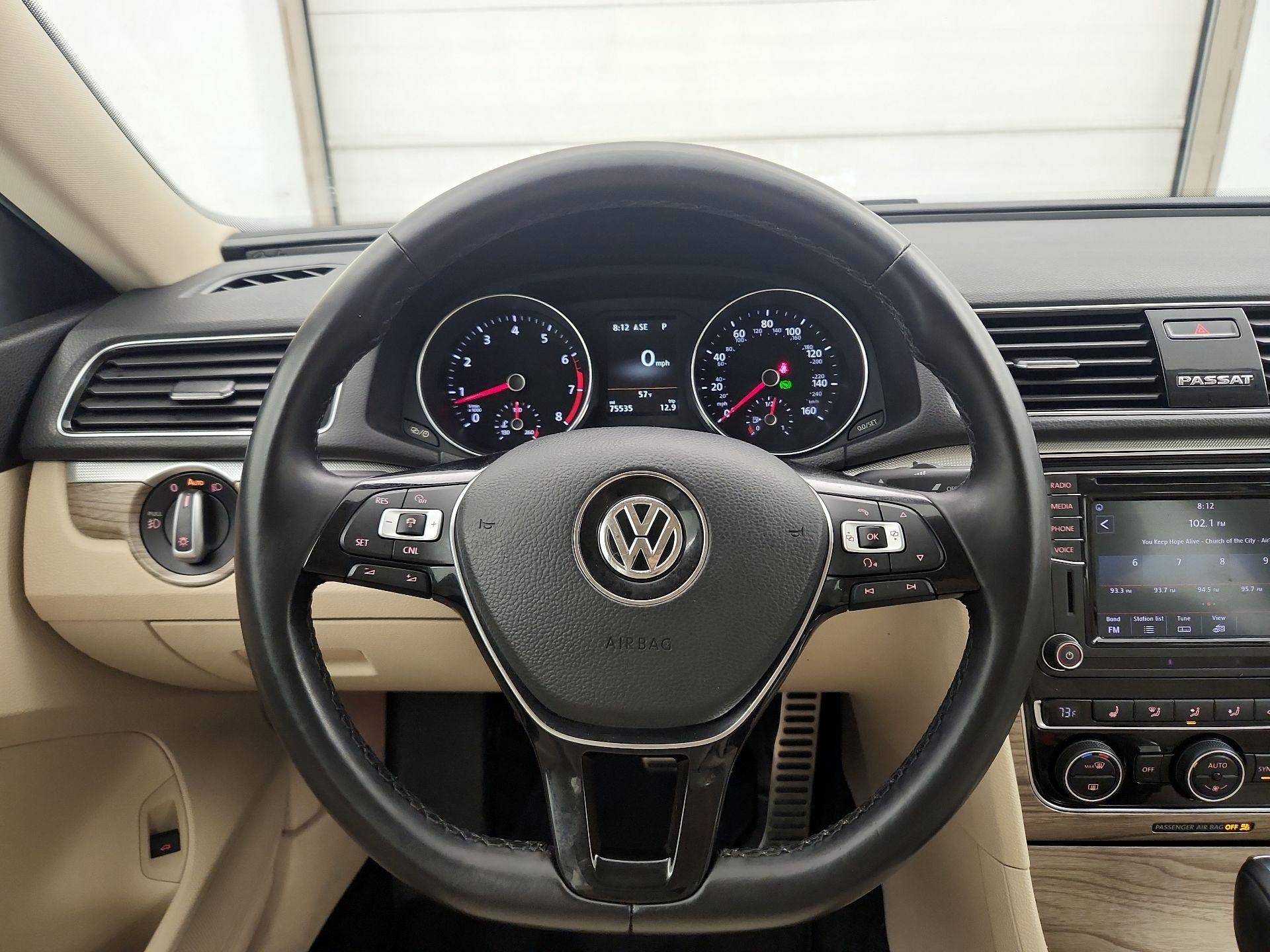 Thumbnail: 2018 Volkswagen Passat - 10
