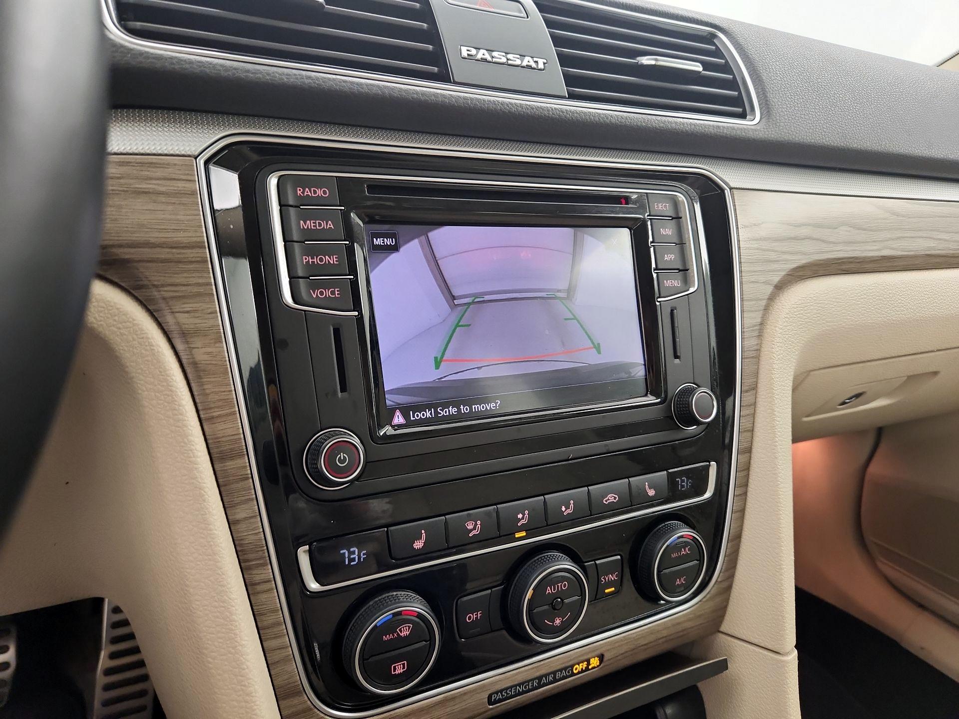 Thumbnail: 2018 Volkswagen Passat - 15