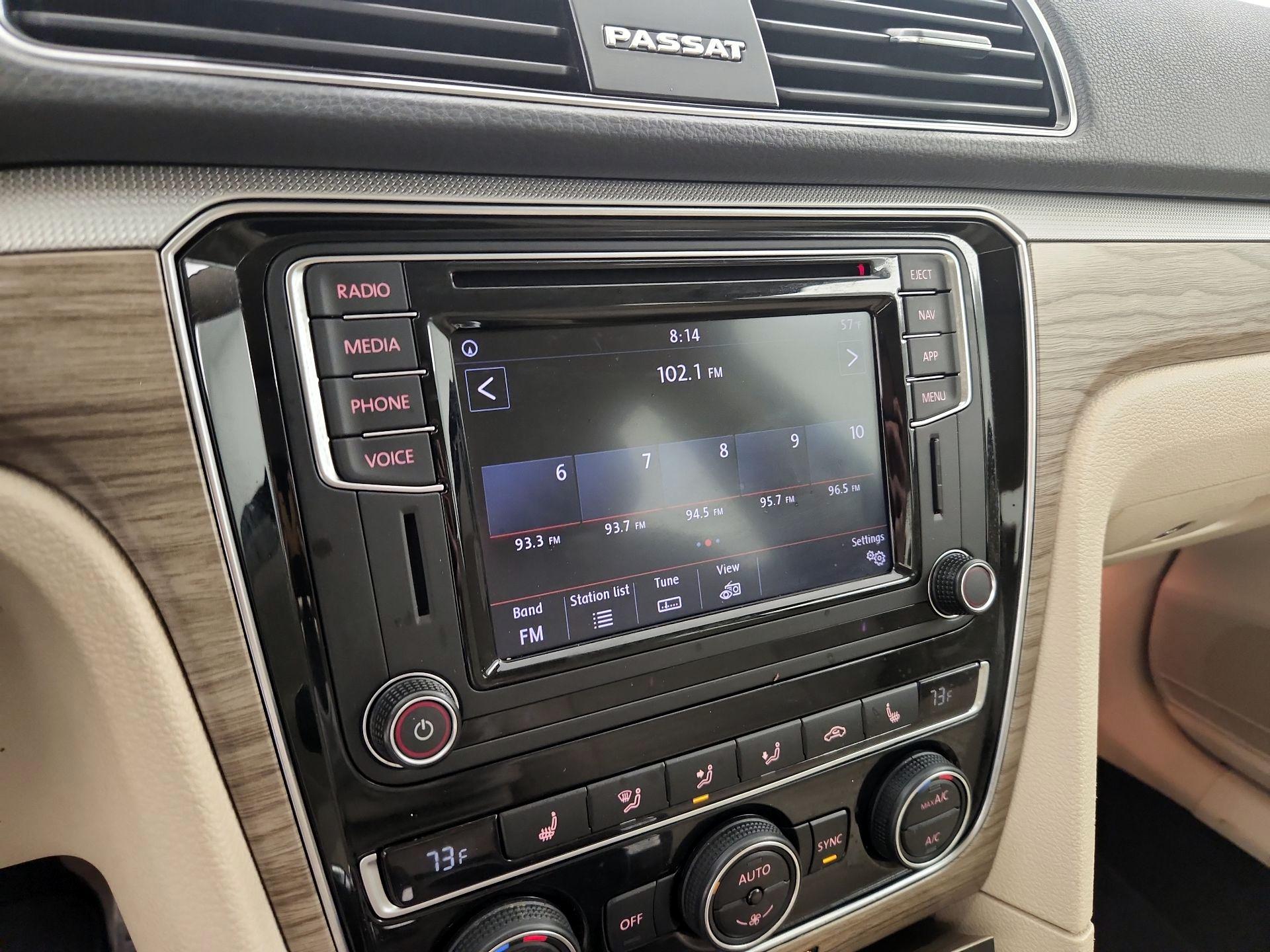 Thumbnail: 2018 Volkswagen Passat - 16