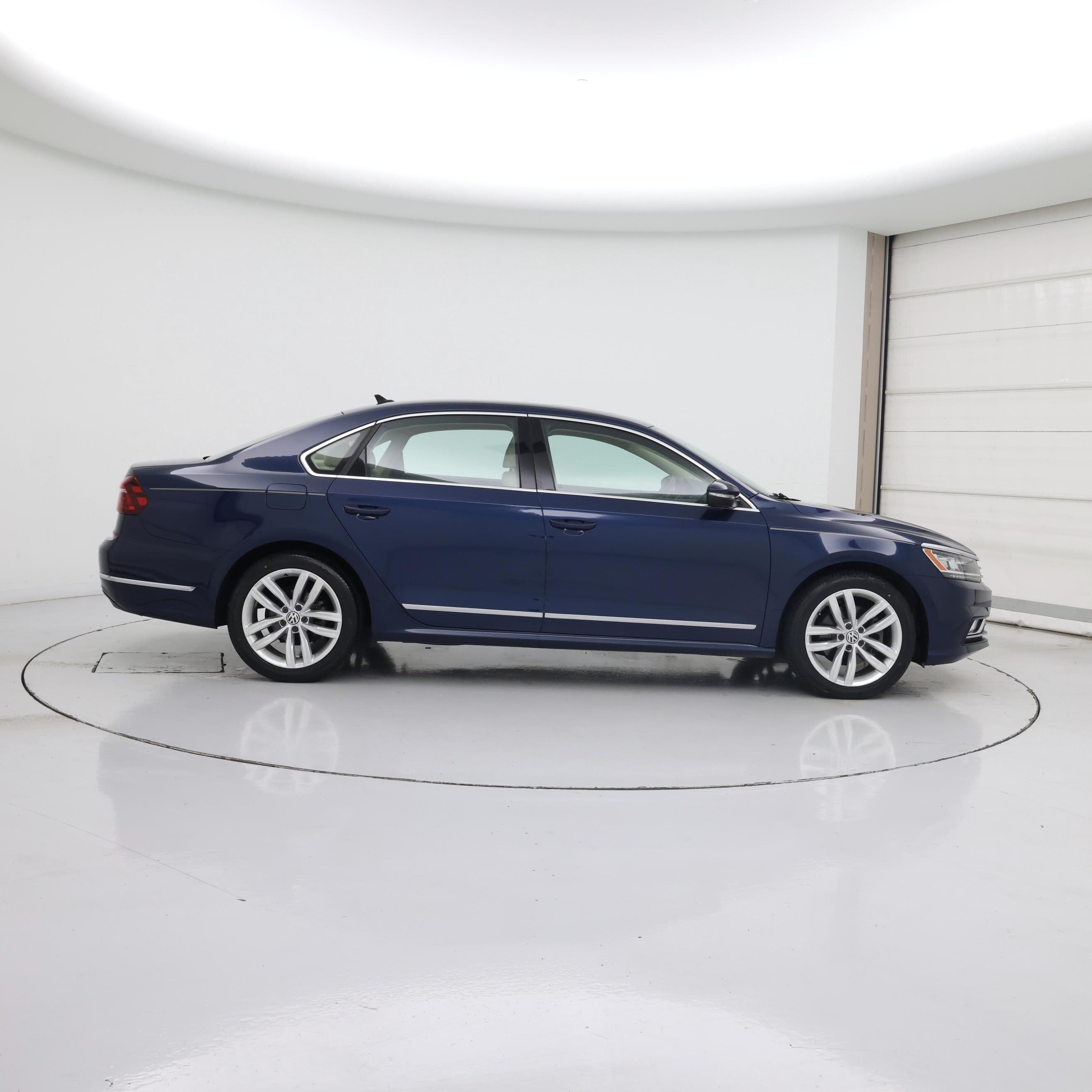 Thumbnail: 2018 Volkswagen Passat - 7