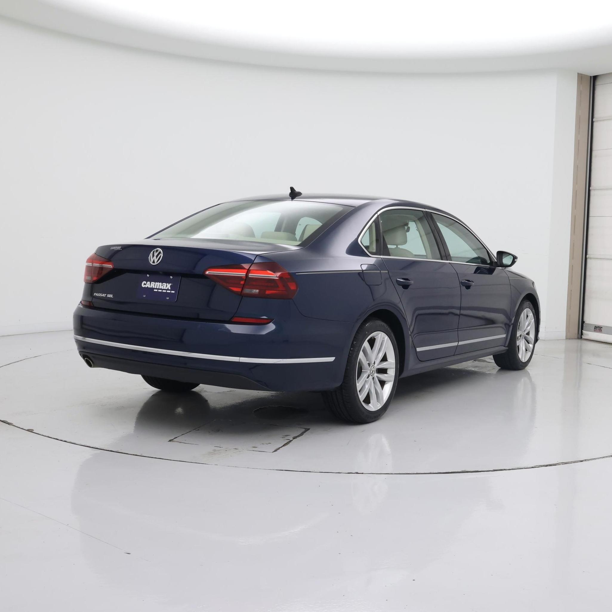 Thumbnail: 2018 Volkswagen Passat - 8