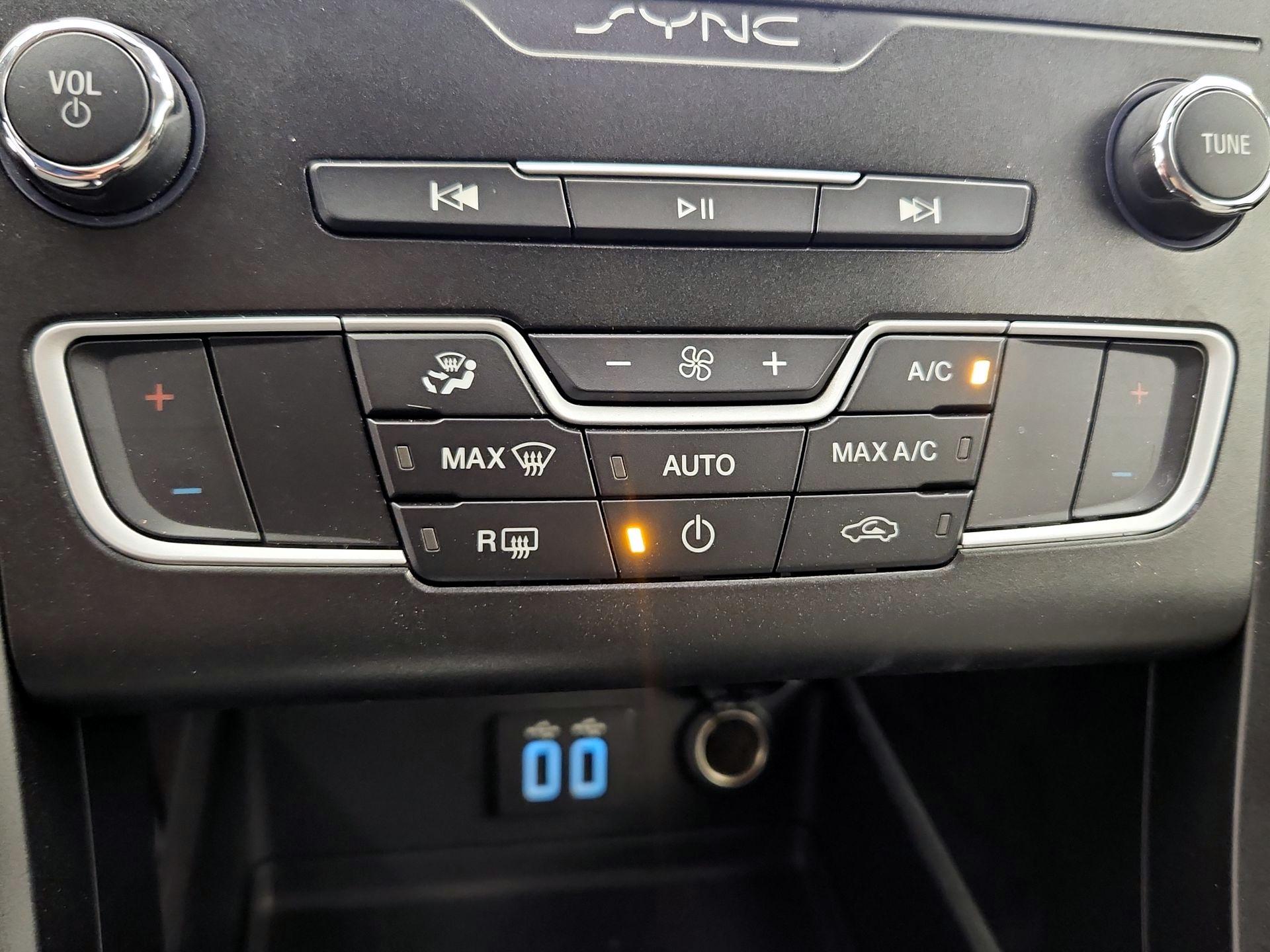 Thumbnail: 2020 Ford Fusion - 17