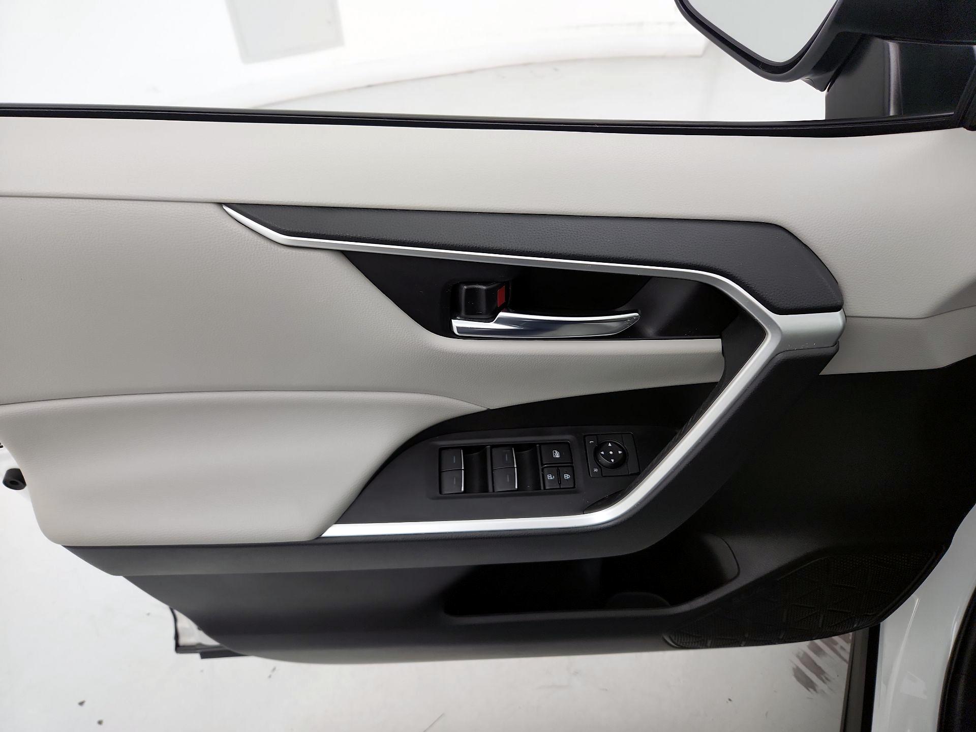 Thumbnail: 2024 Toyota RAV4 - 12