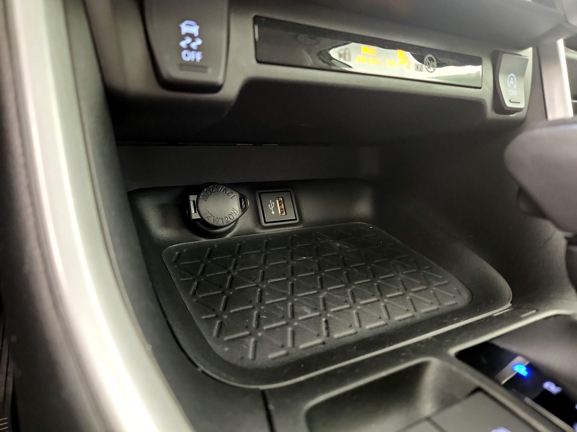 Thumbnail: 2024 Toyota RAV4 - 18