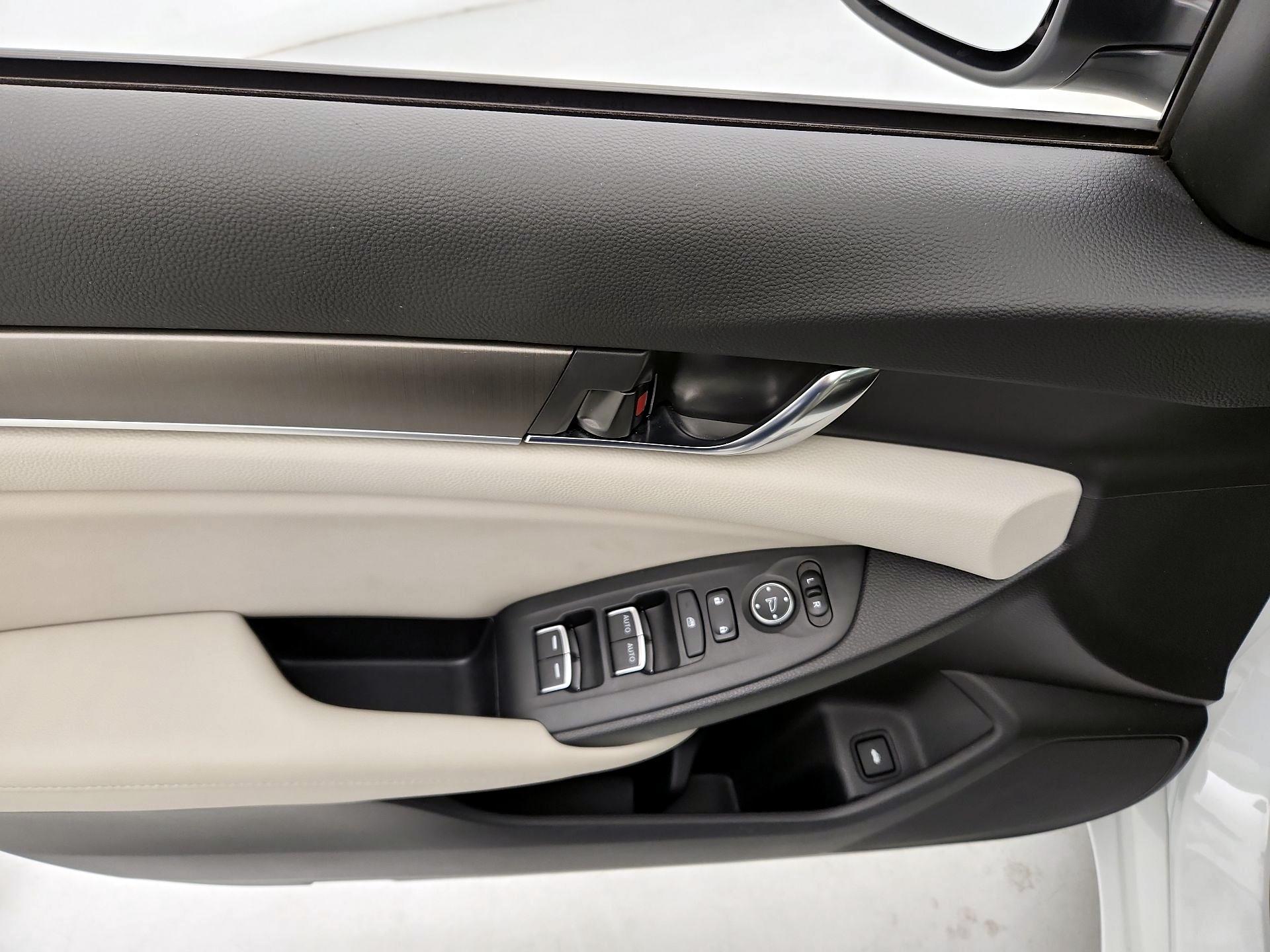 Thumbnail: 2019 Honda Accord - 12