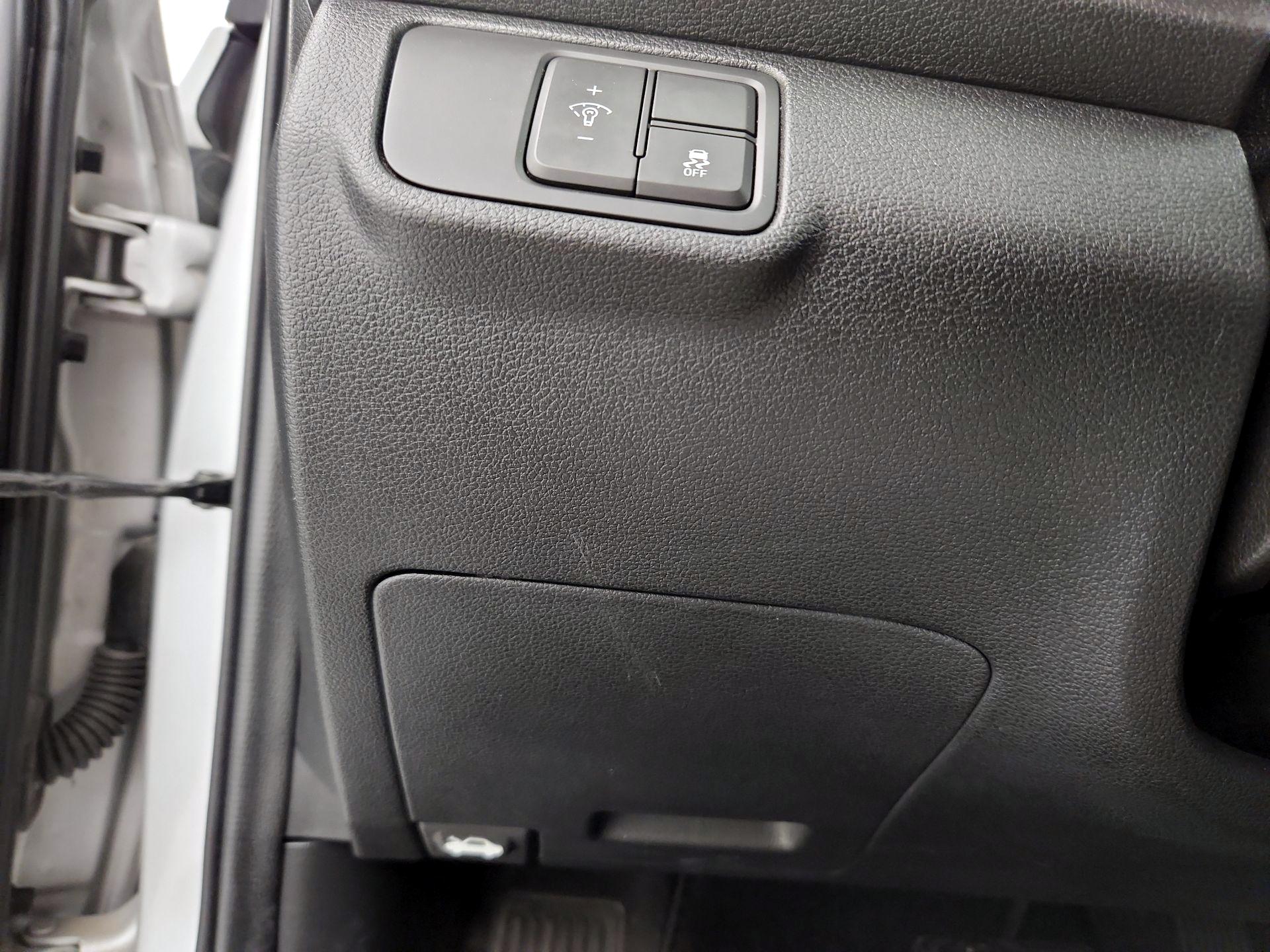 Thumbnail: 2020 Hyundai Accent - 13