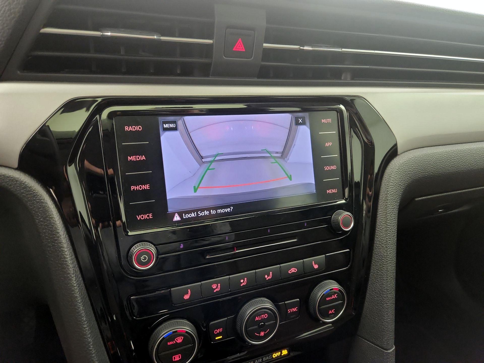 Thumbnail: 2022 Volkswagen Passat - 14