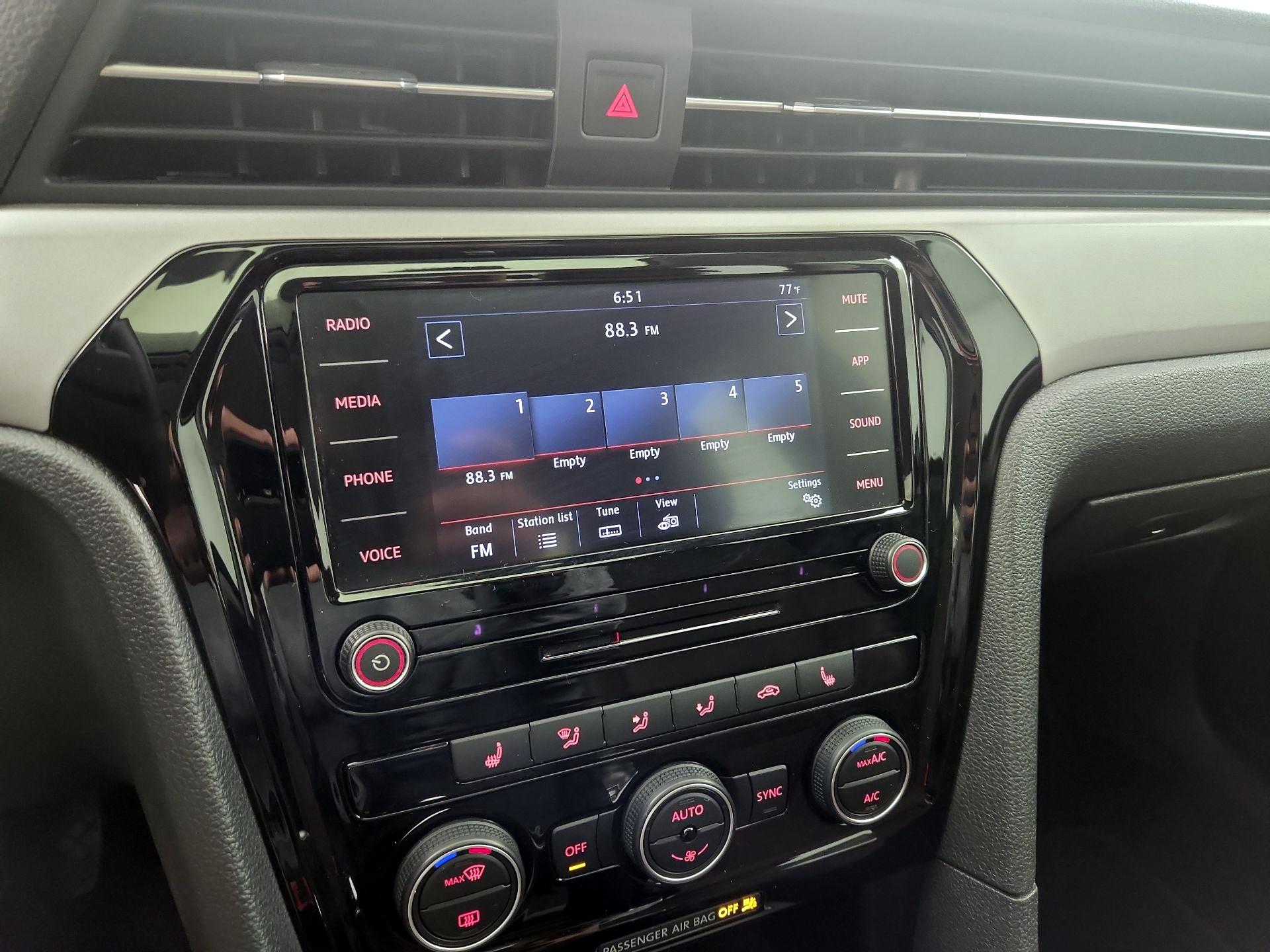 Thumbnail: 2022 Volkswagen Passat - 15