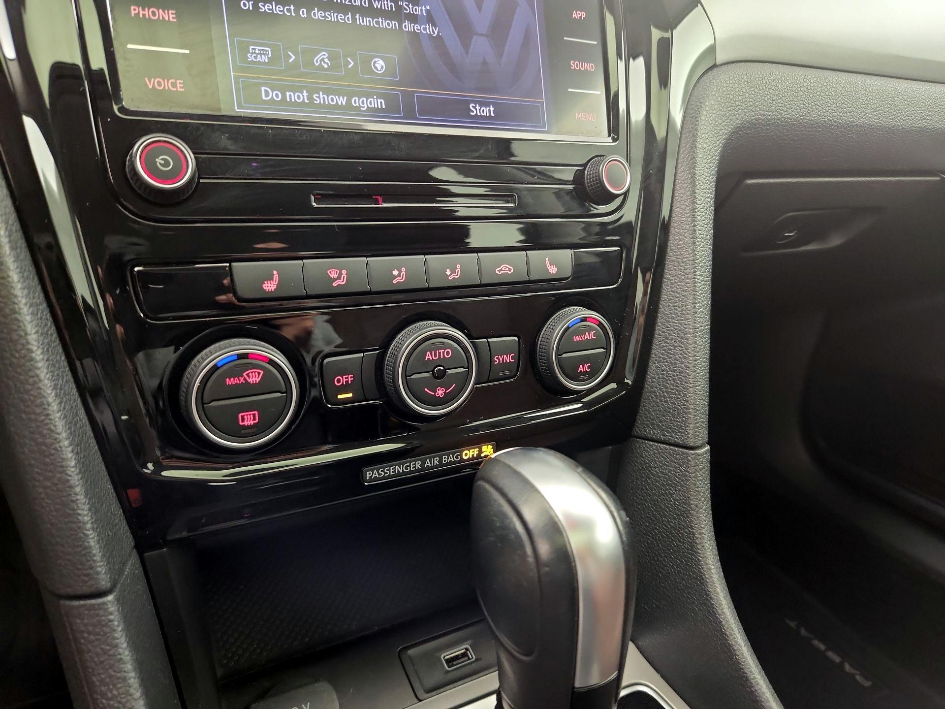 Thumbnail: 2022 Volkswagen Passat - 16