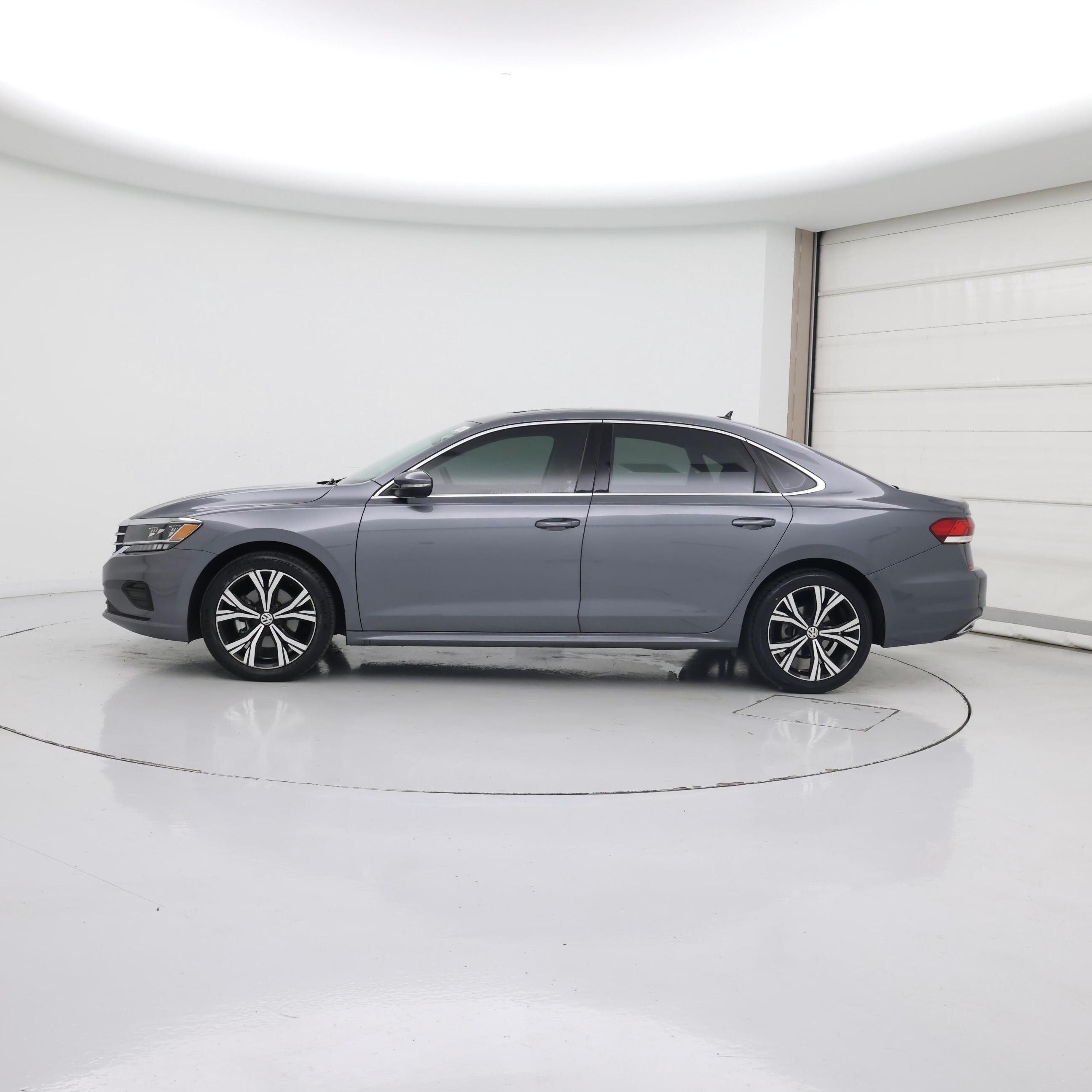 Thumbnail: 2022 Volkswagen Passat - 3