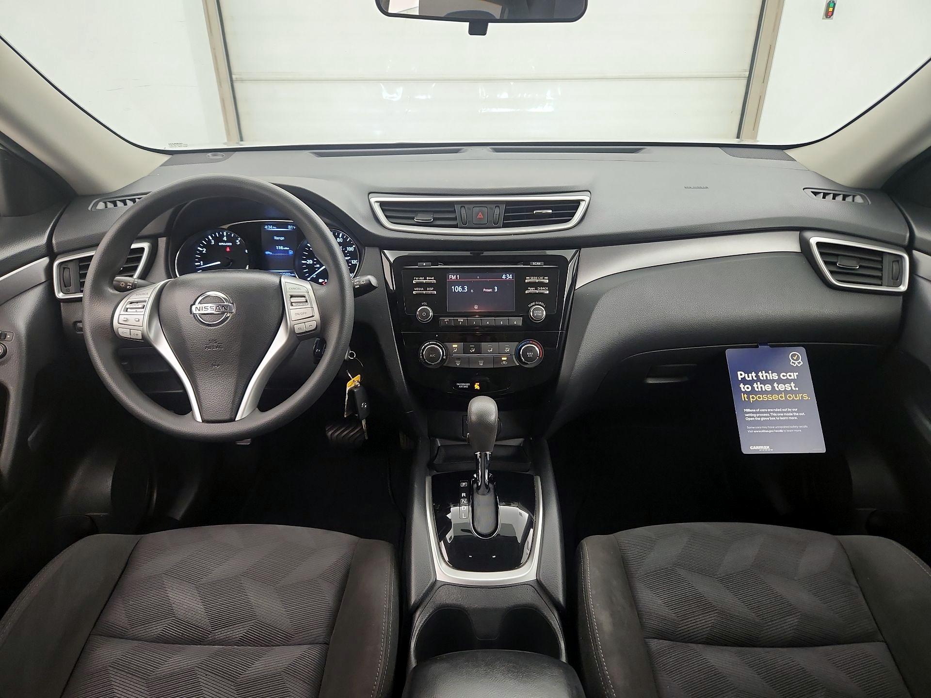 Thumbnail: 2015 Nissan Rogue - 9