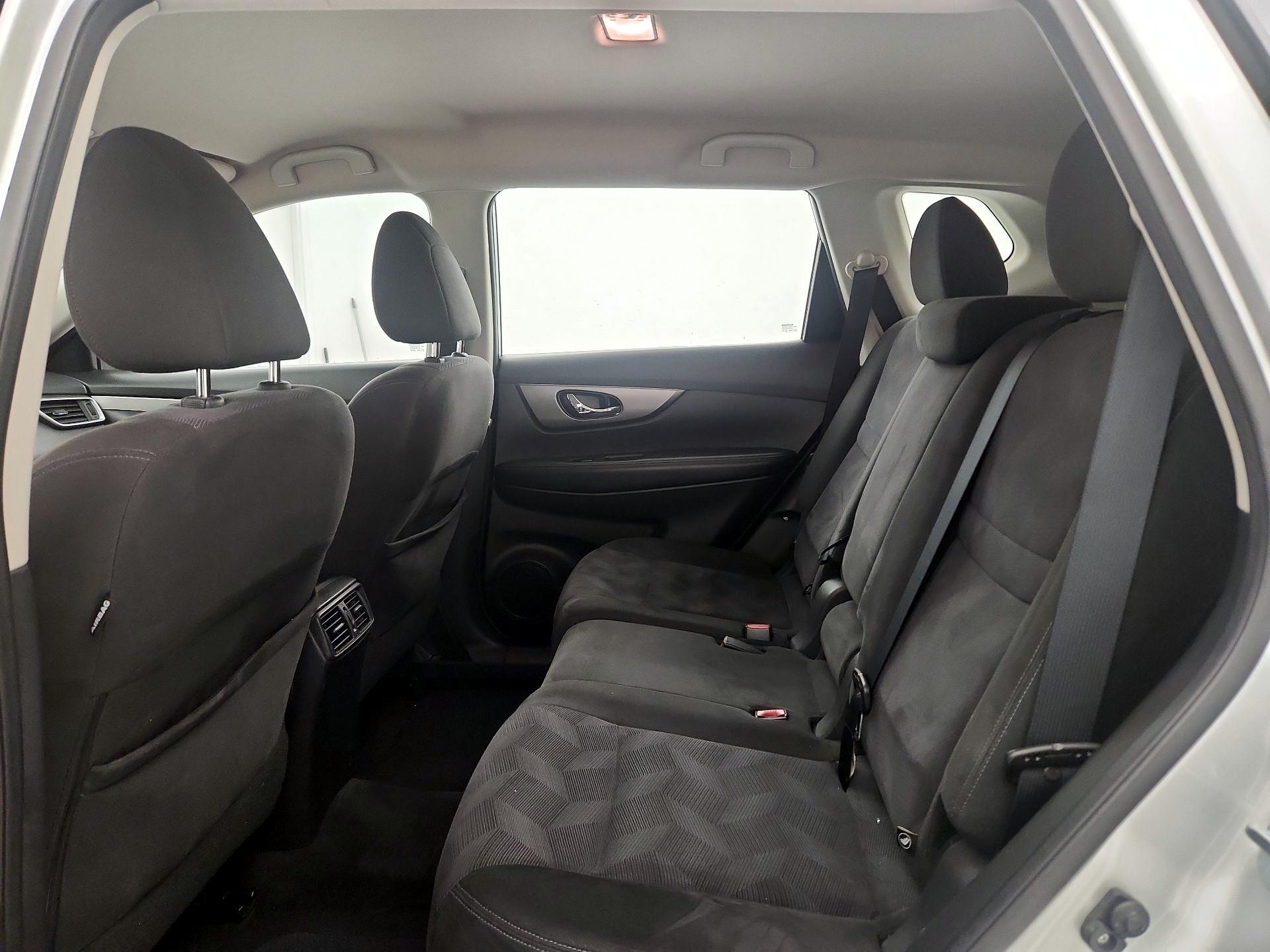 Thumbnail: 2015 Nissan Rogue - 19