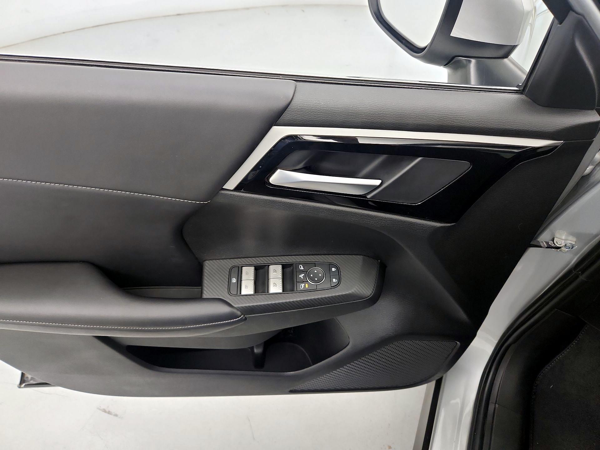 Thumbnail: 2024 Mitsubishi Outlander - 12