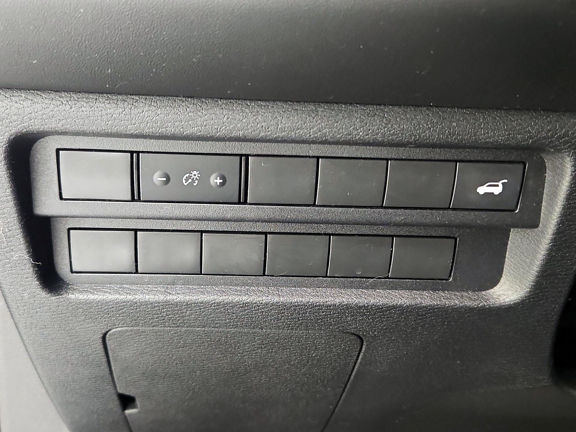 Thumbnail: 2024 Mitsubishi Outlander - 13