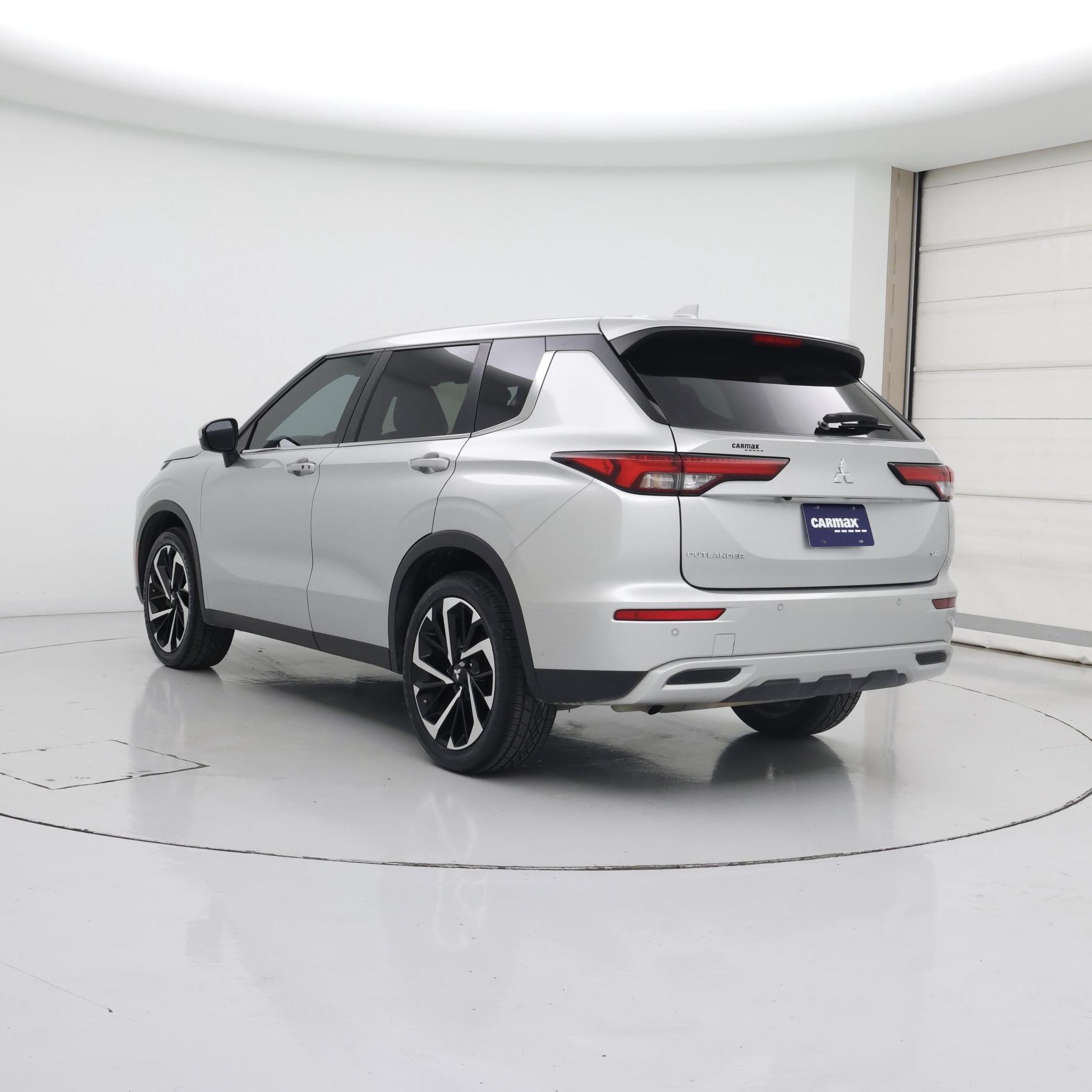 Thumbnail: 2024 Mitsubishi Outlander - 2