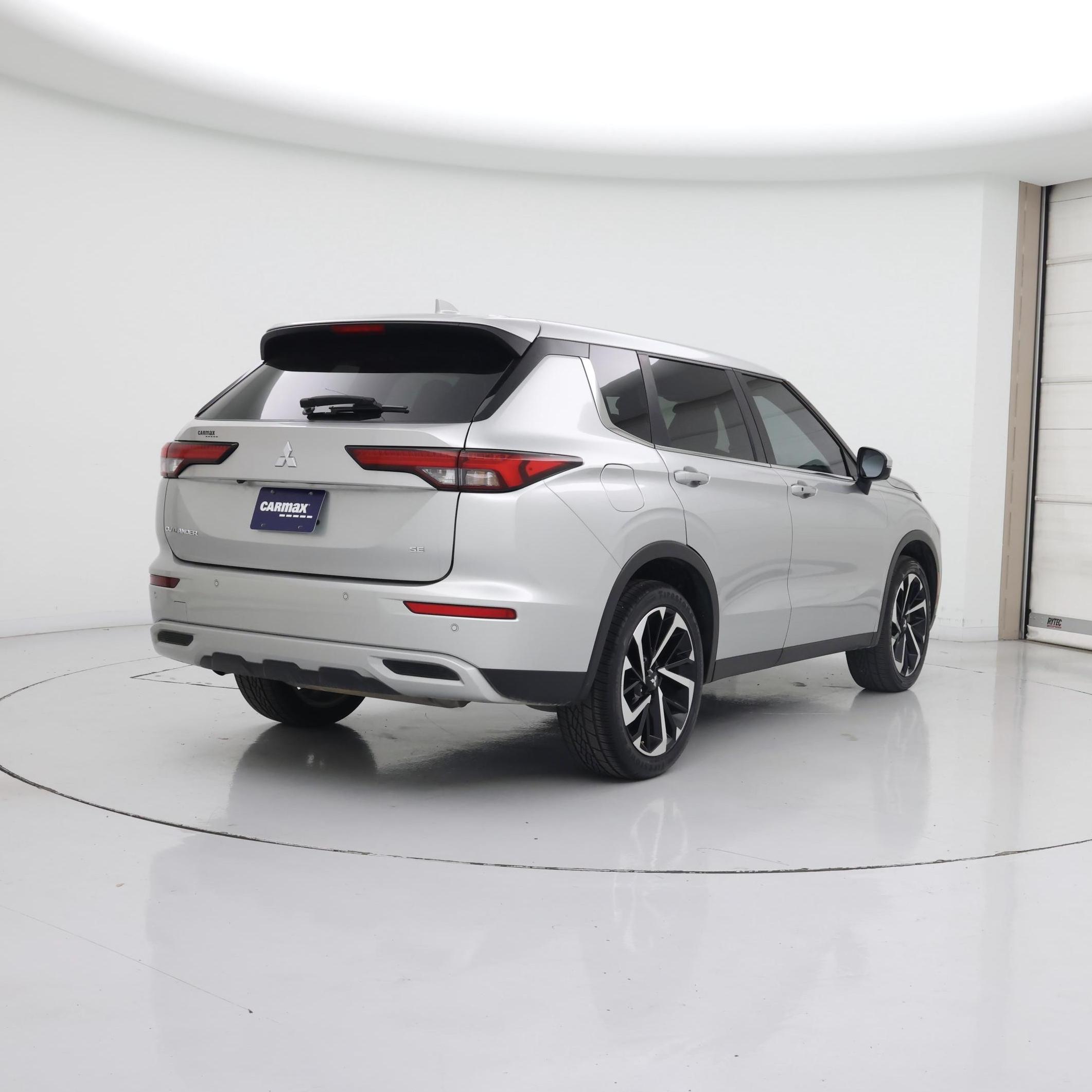 Thumbnail: 2024 Mitsubishi Outlander - 8