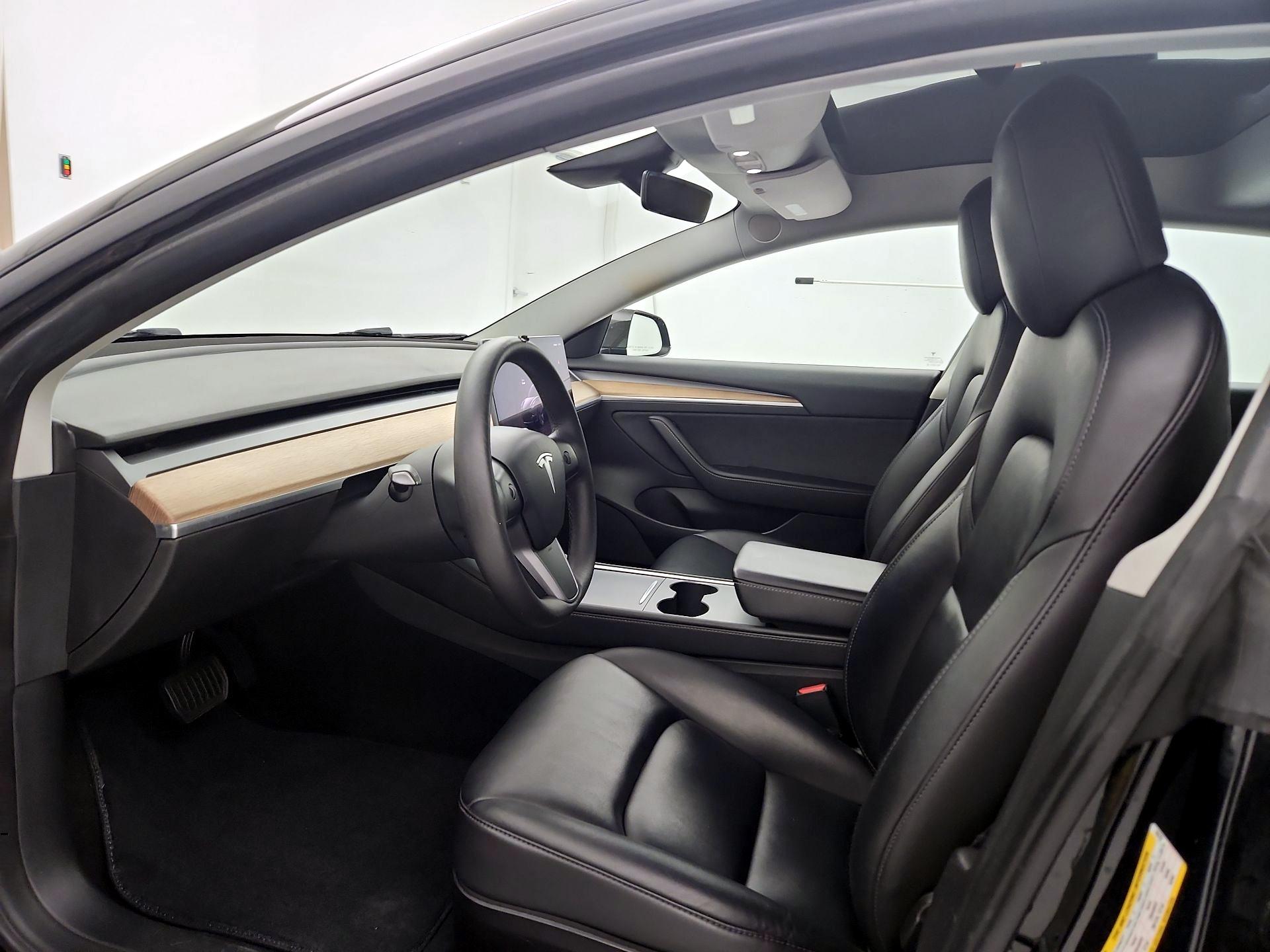 Thumbnail: 2022 Tesla Model 3 - 11